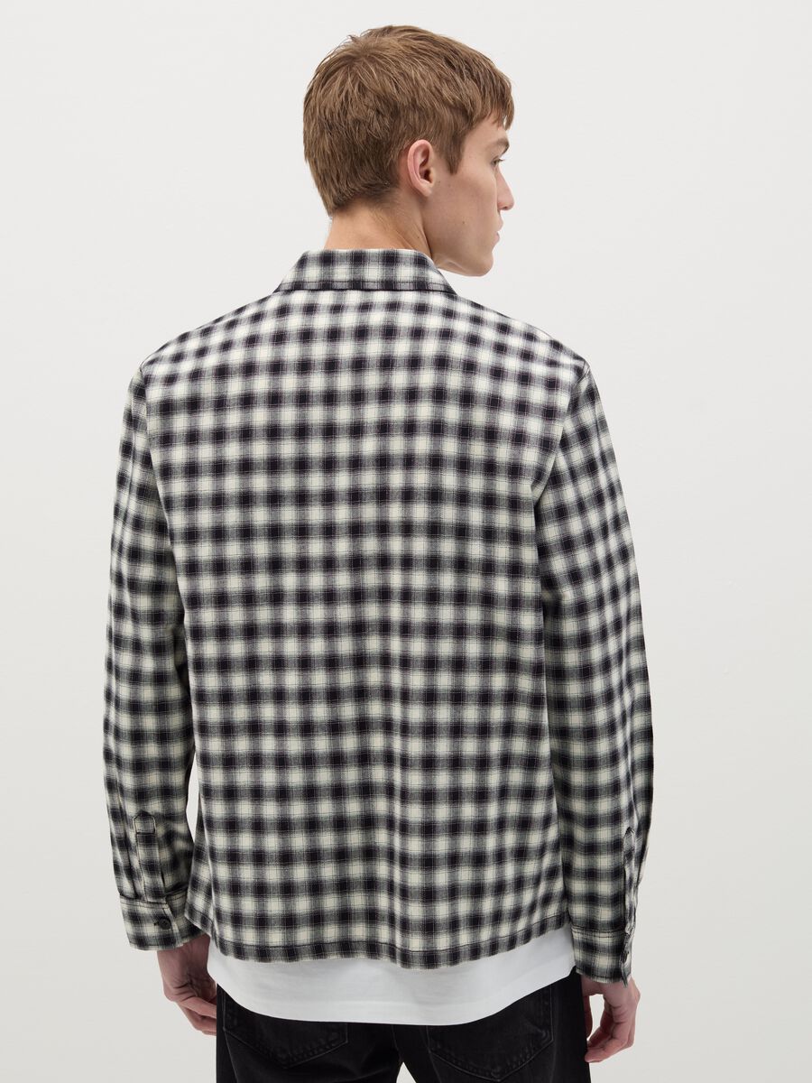 Shirt with check pattern_3