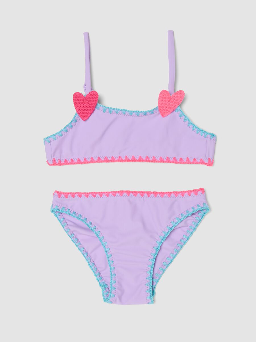 Bikini viola in tessuto elasticizzato con cuori applicati_0