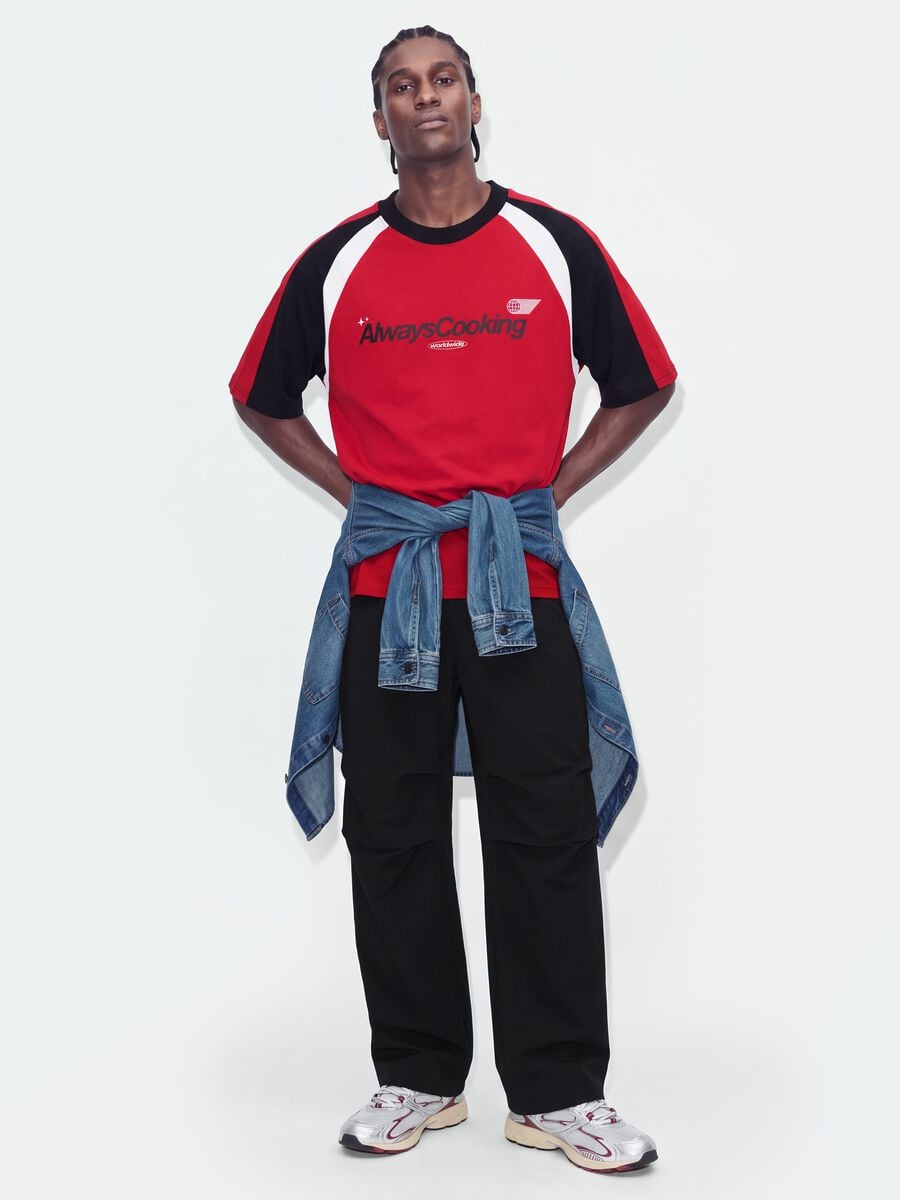 Red pure cotton T-shirt with front slogan relaxed fit_3