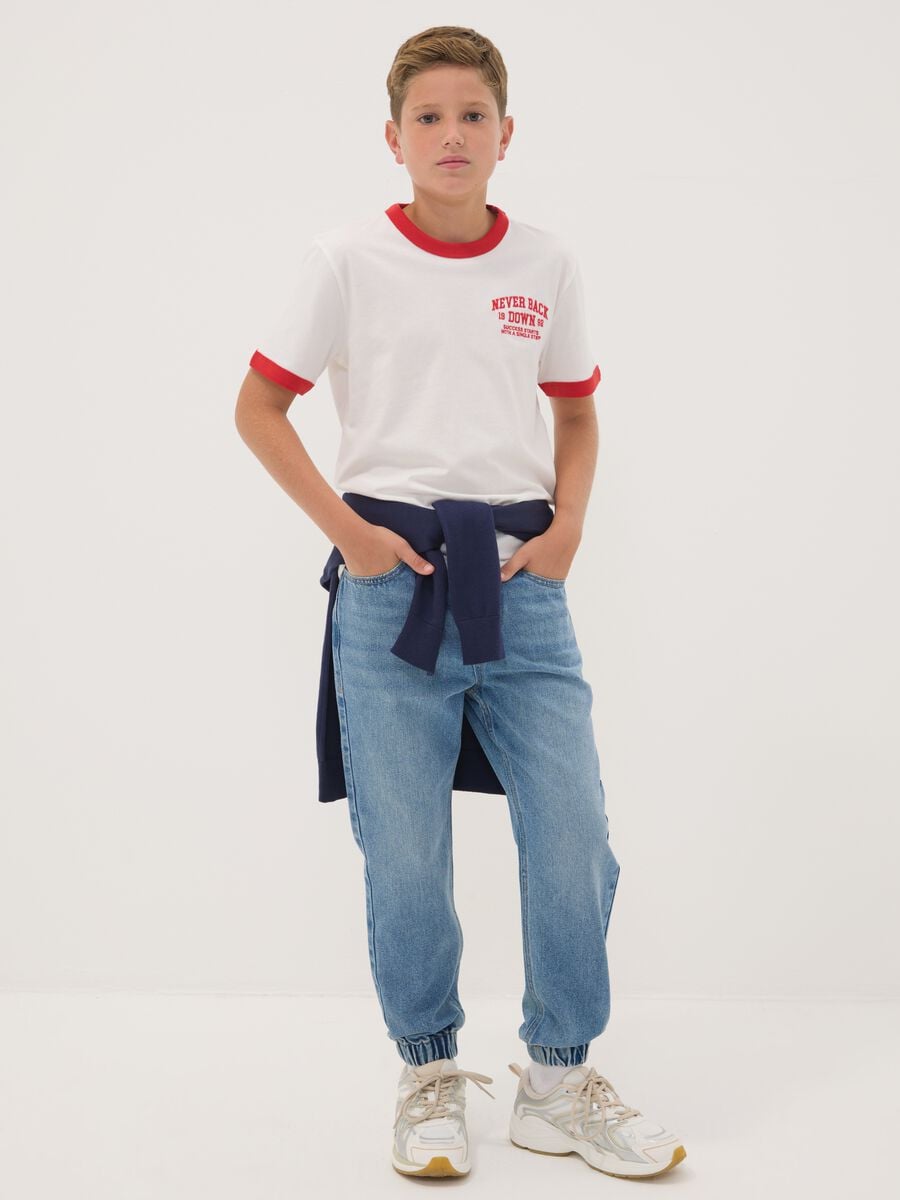 Jeans jogger denim blu in misto cotone e viscosa per ragazzo_1
