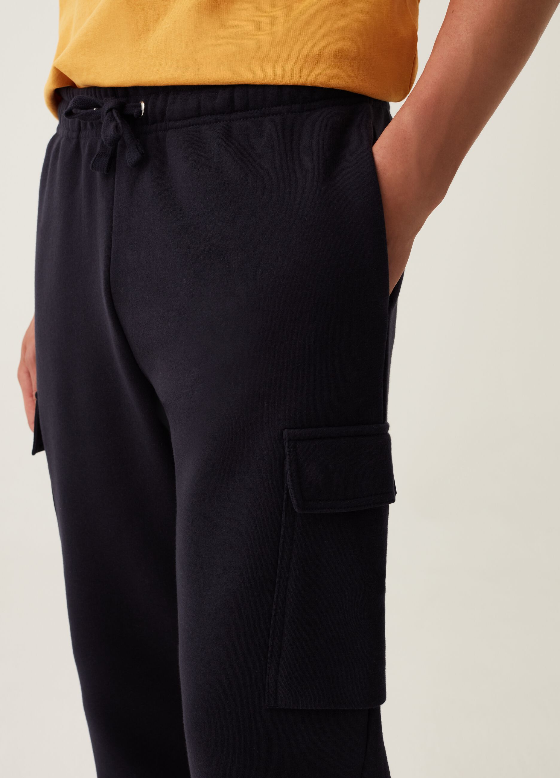 Joggers cargo in felpa con coulisse_3