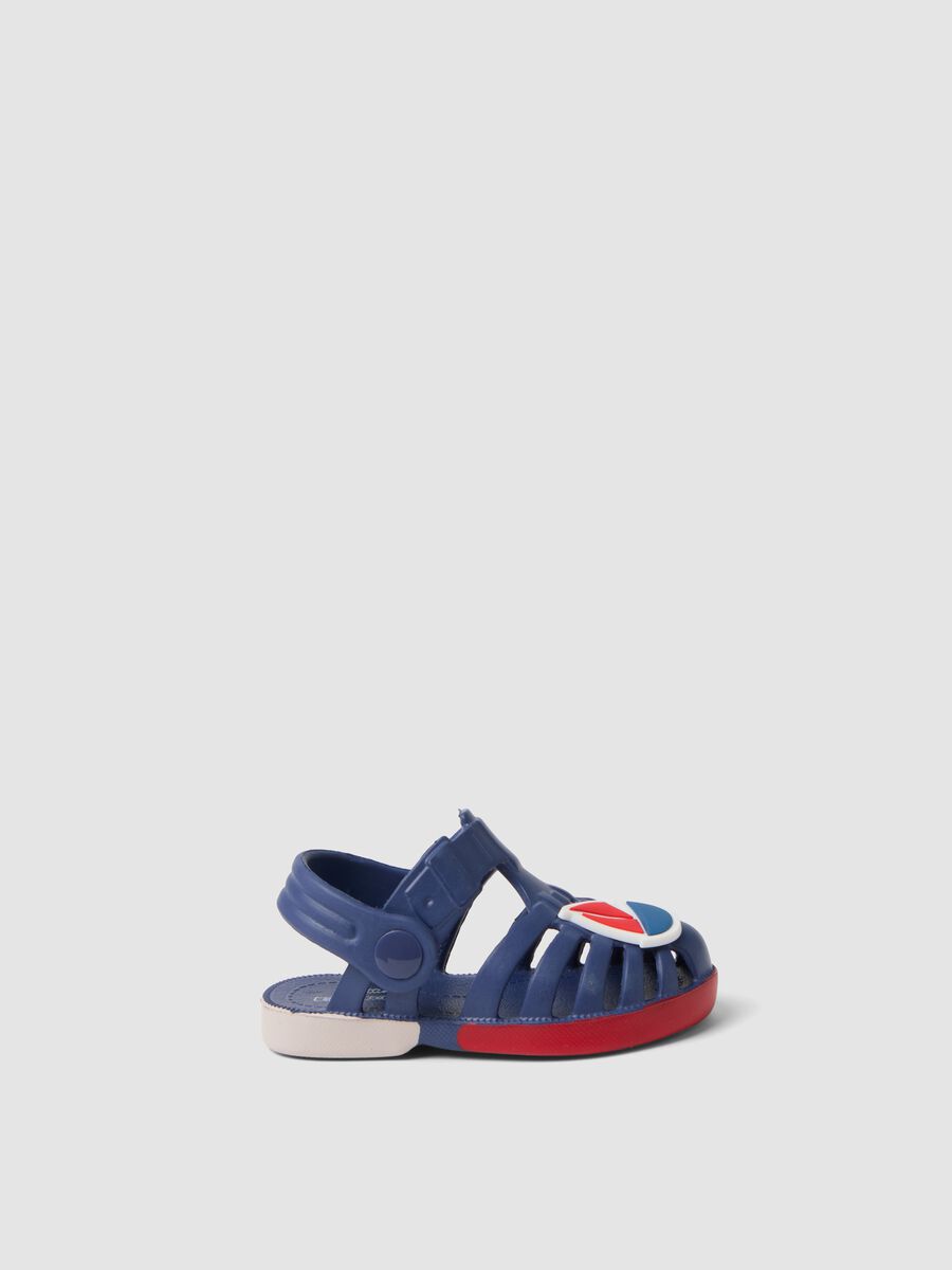 Blue beach sandals with little boat motif_0