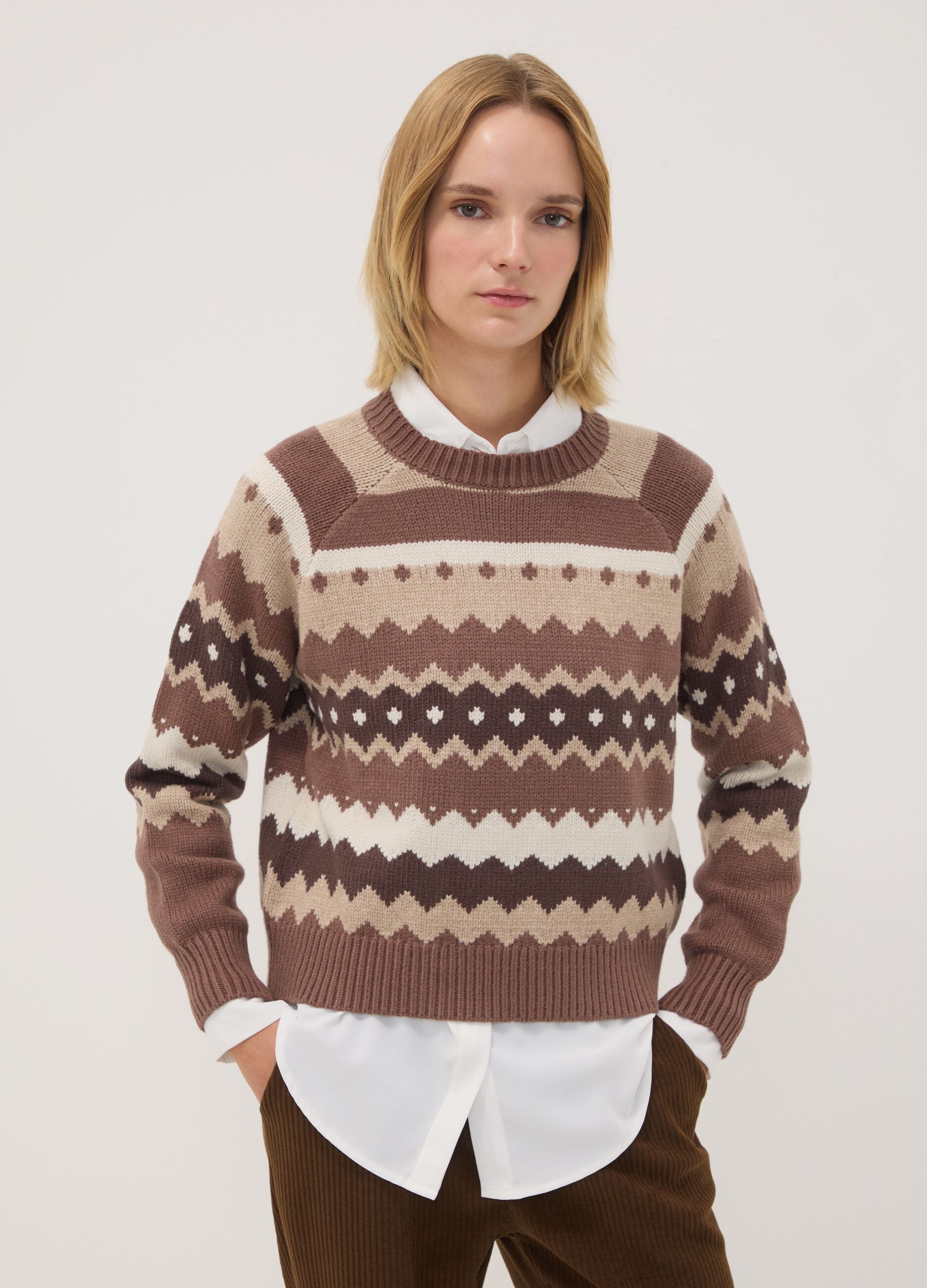 Multicolour jacquard knit in viscose blend, regular fit