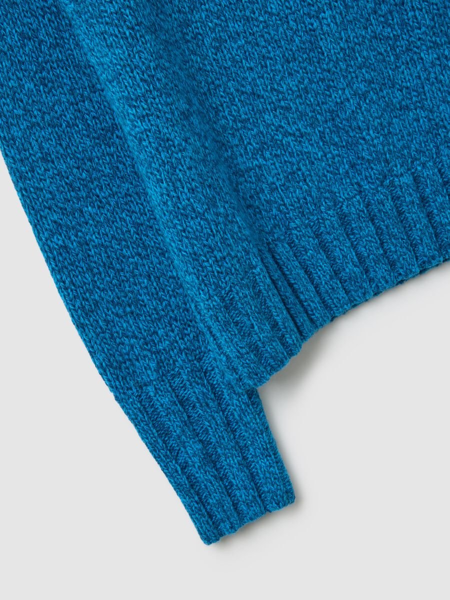Pullover blu con collo rotondo e lavorazione a maglia jersey_5