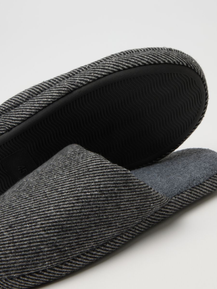 Grey winter slippers_2