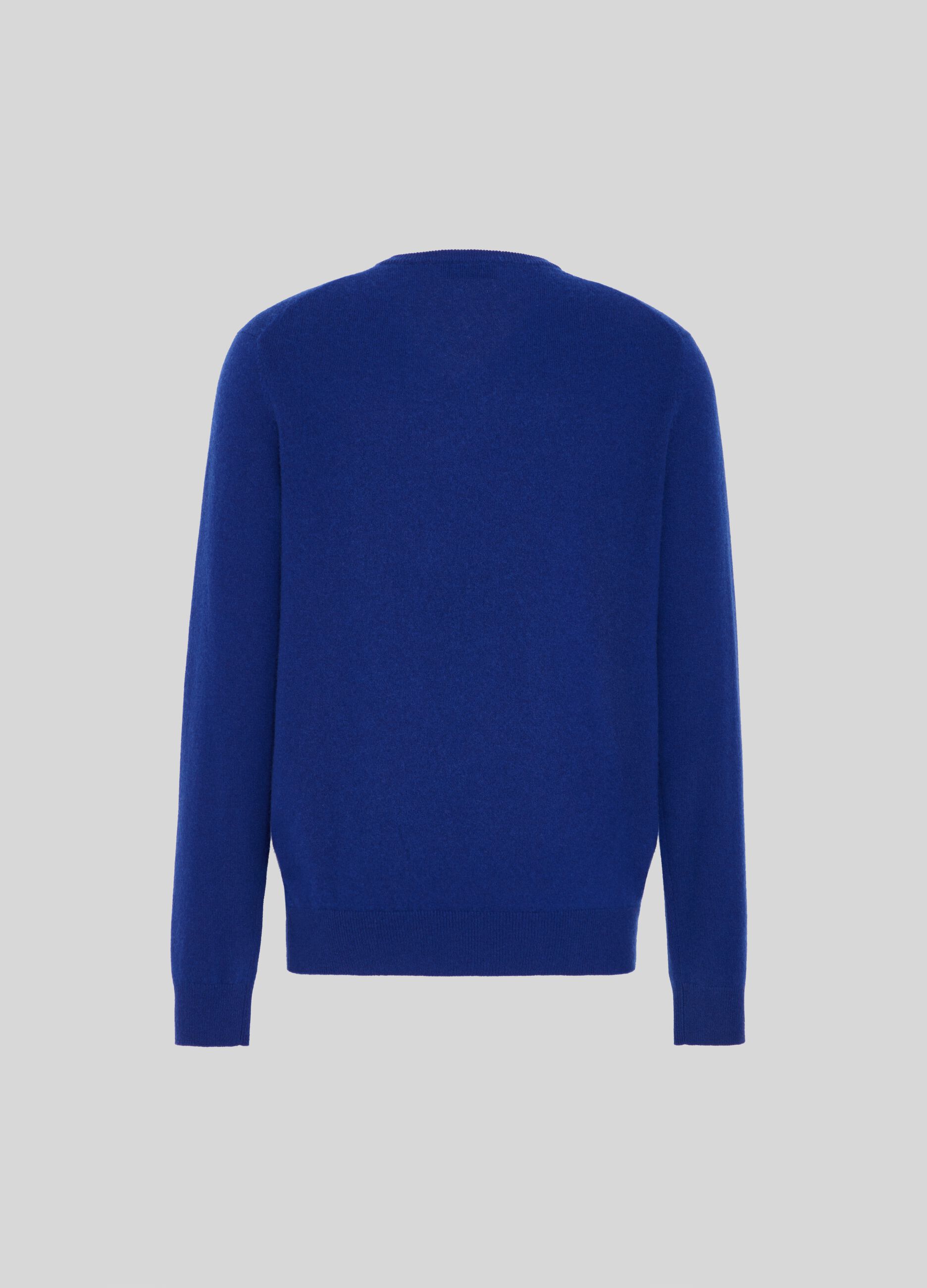 100% cashmere pullover with V neck