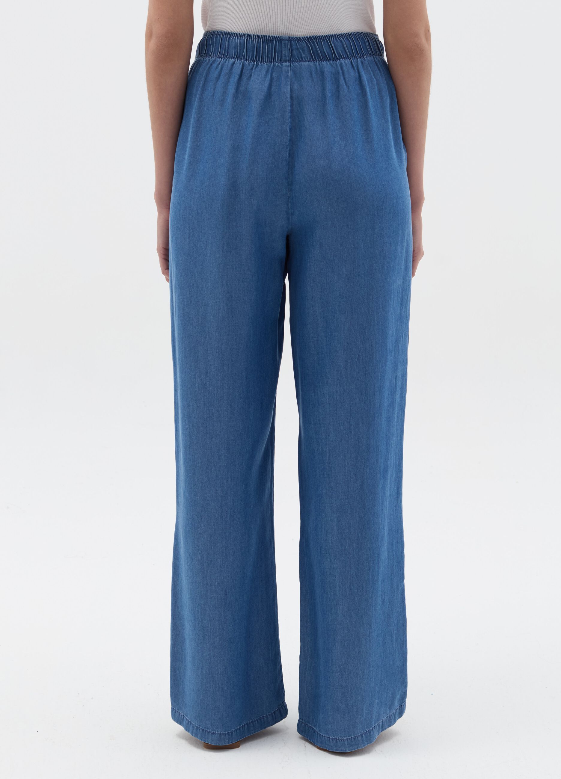 Joggers fluido a gamba larga effetto denim