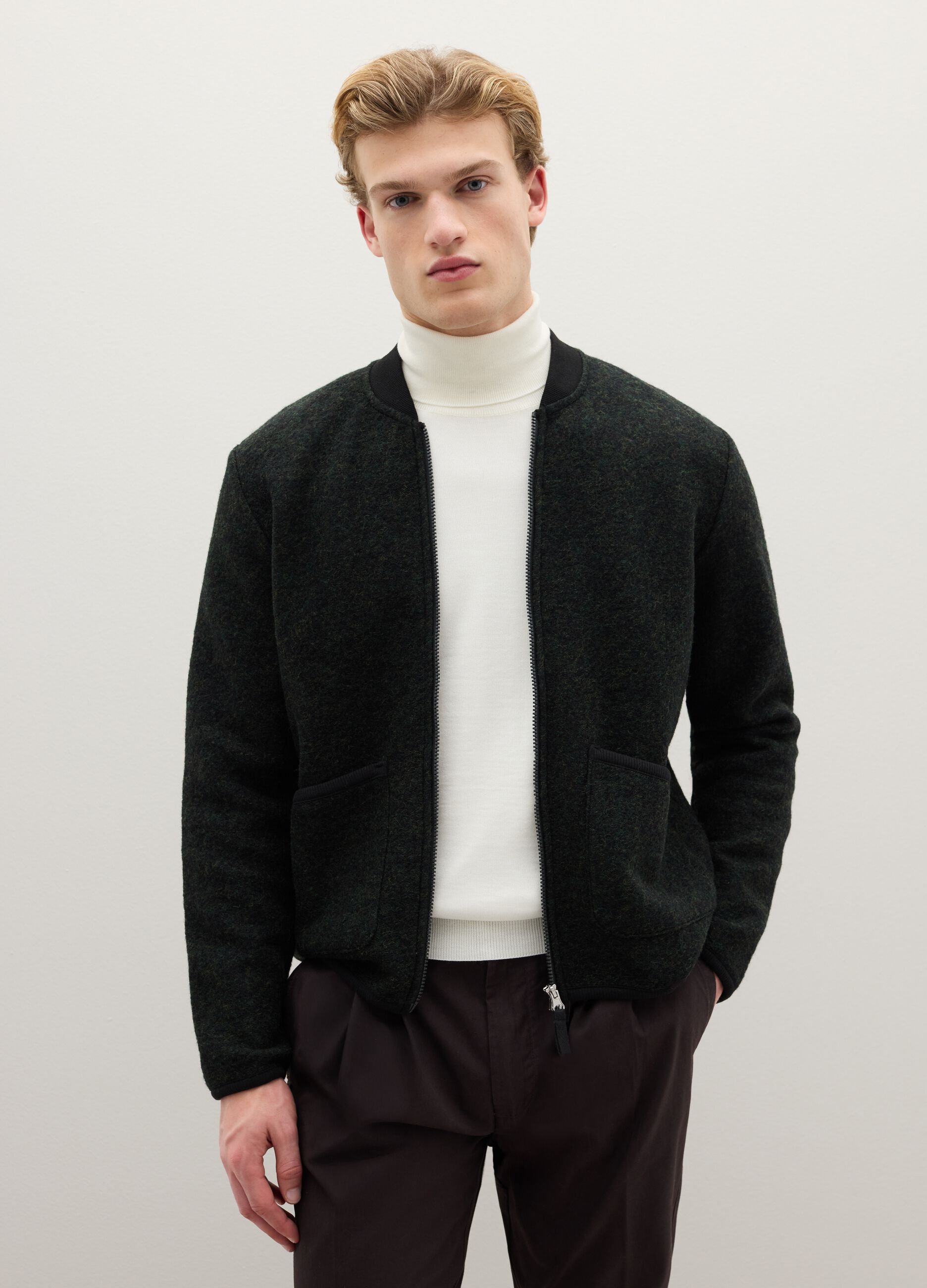 Black sweatshirt in a wool and polyester blend with full zip