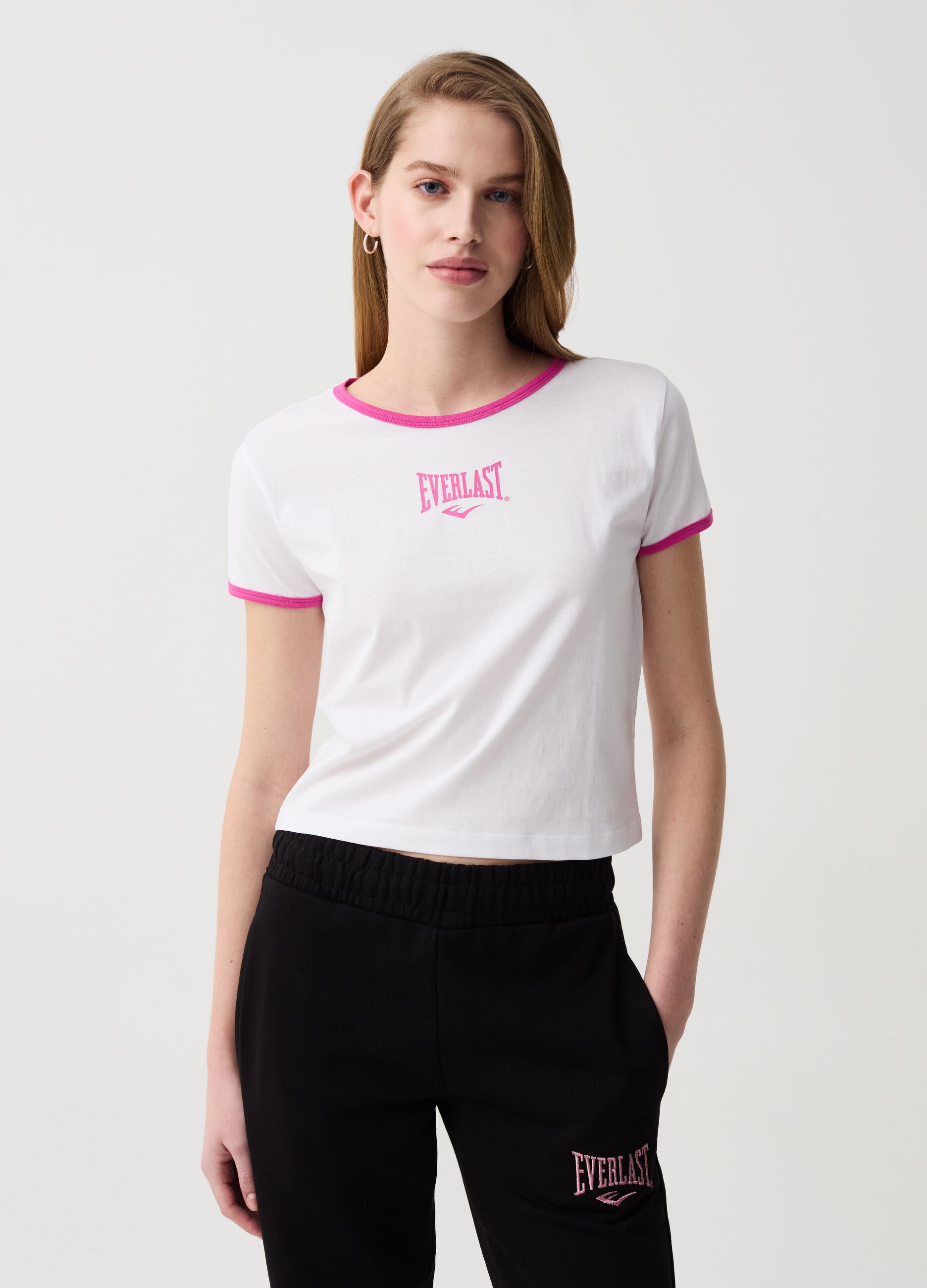 T-shirt con profili a contrasto stampa logo