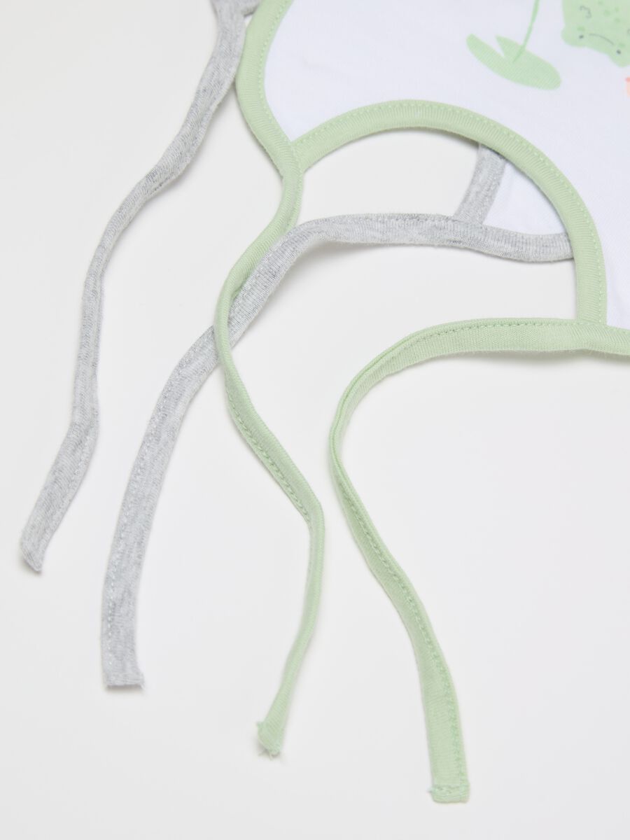 Two-pack bibs with ties and print_2