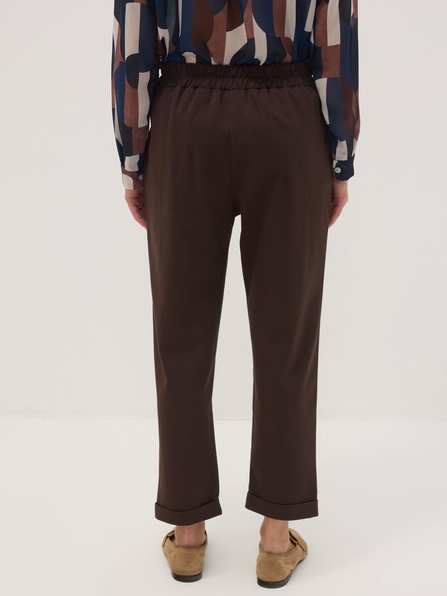 Brown regular-fit stretch viscose trousers_3