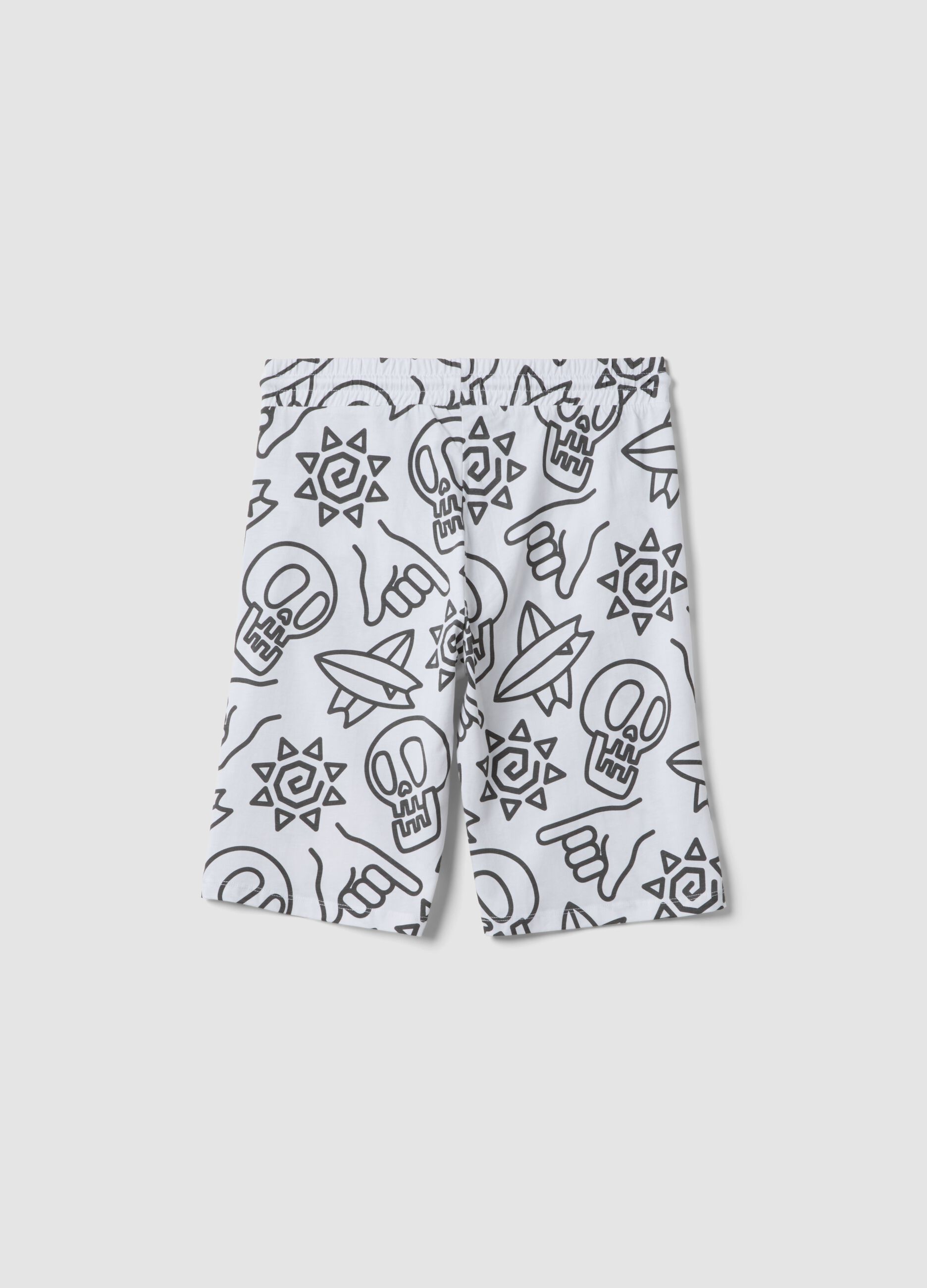 White pure cotton all-over print shorts for boys, regular fit