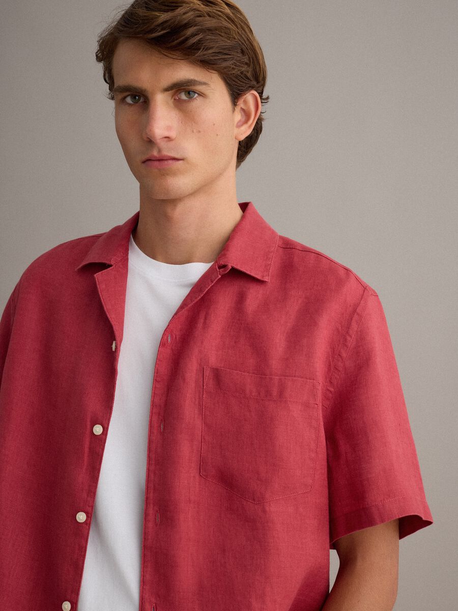 Camicia rossa con collo bowling in puro lino_2