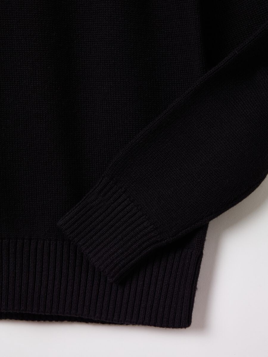 Felpa in maglia con cappuccio_2