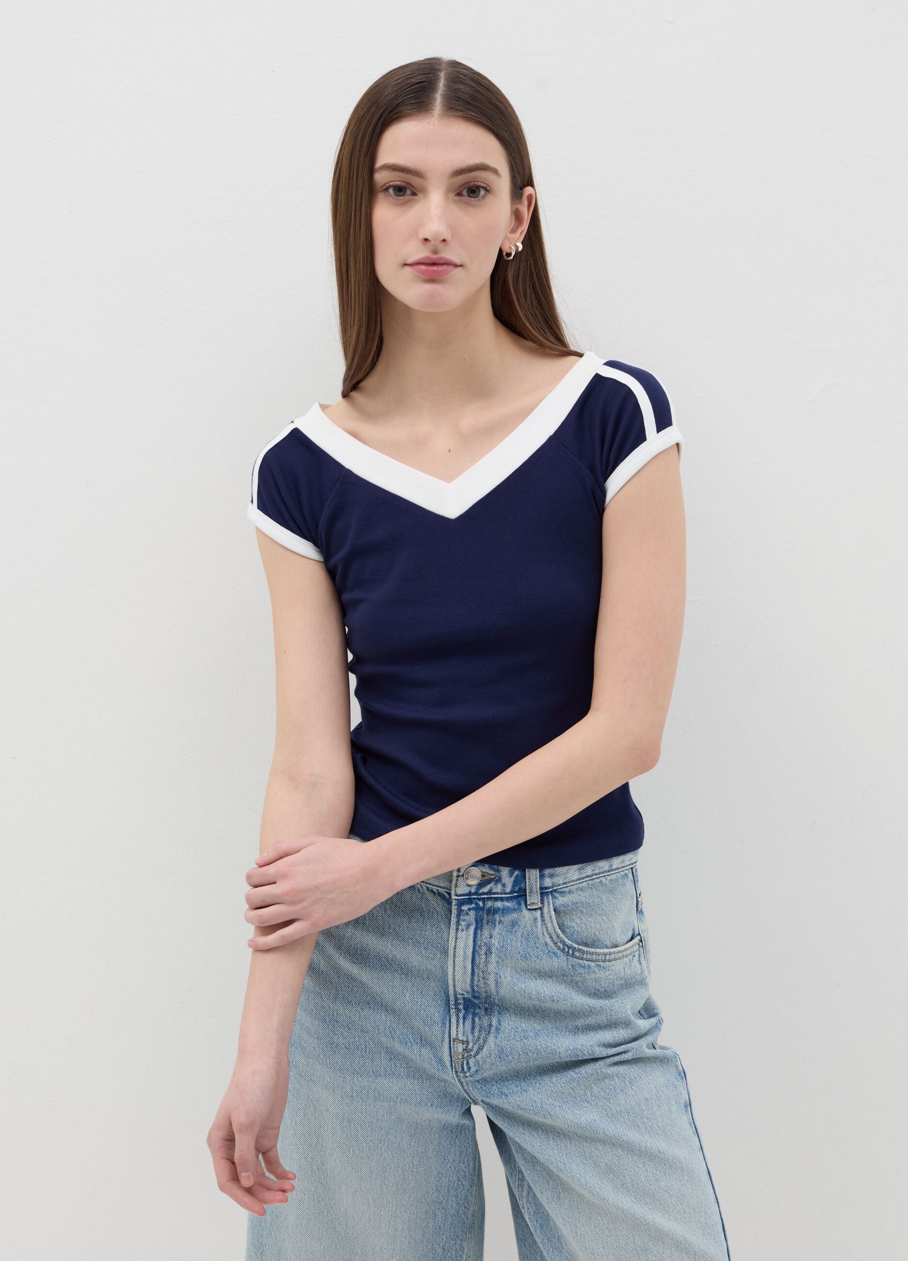 T-shirt with side bands