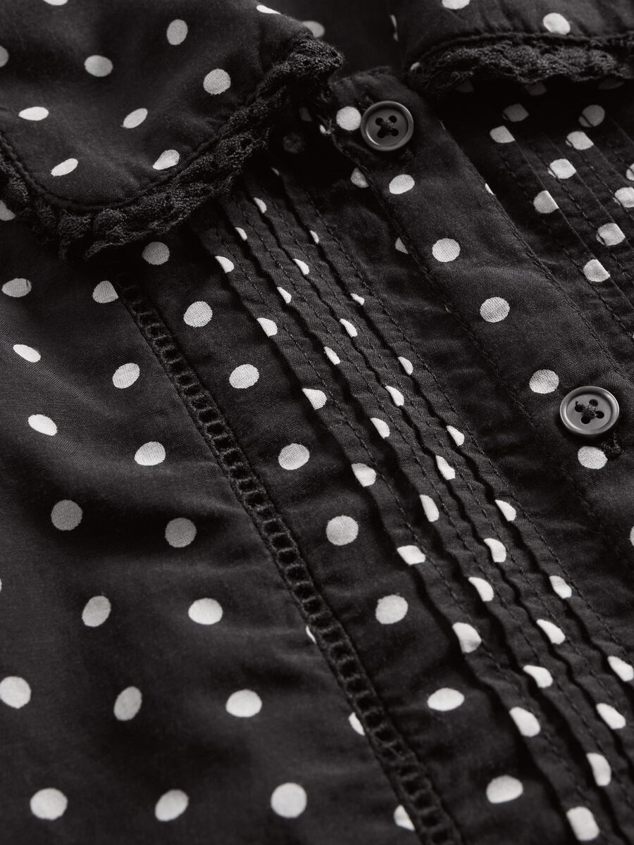 Black polka dot shirt_5