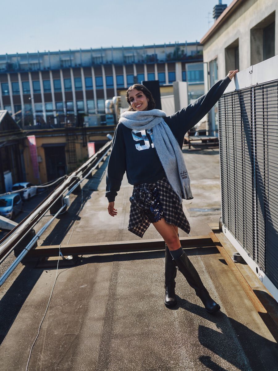 Grey Scarf in Soft Fabric_1