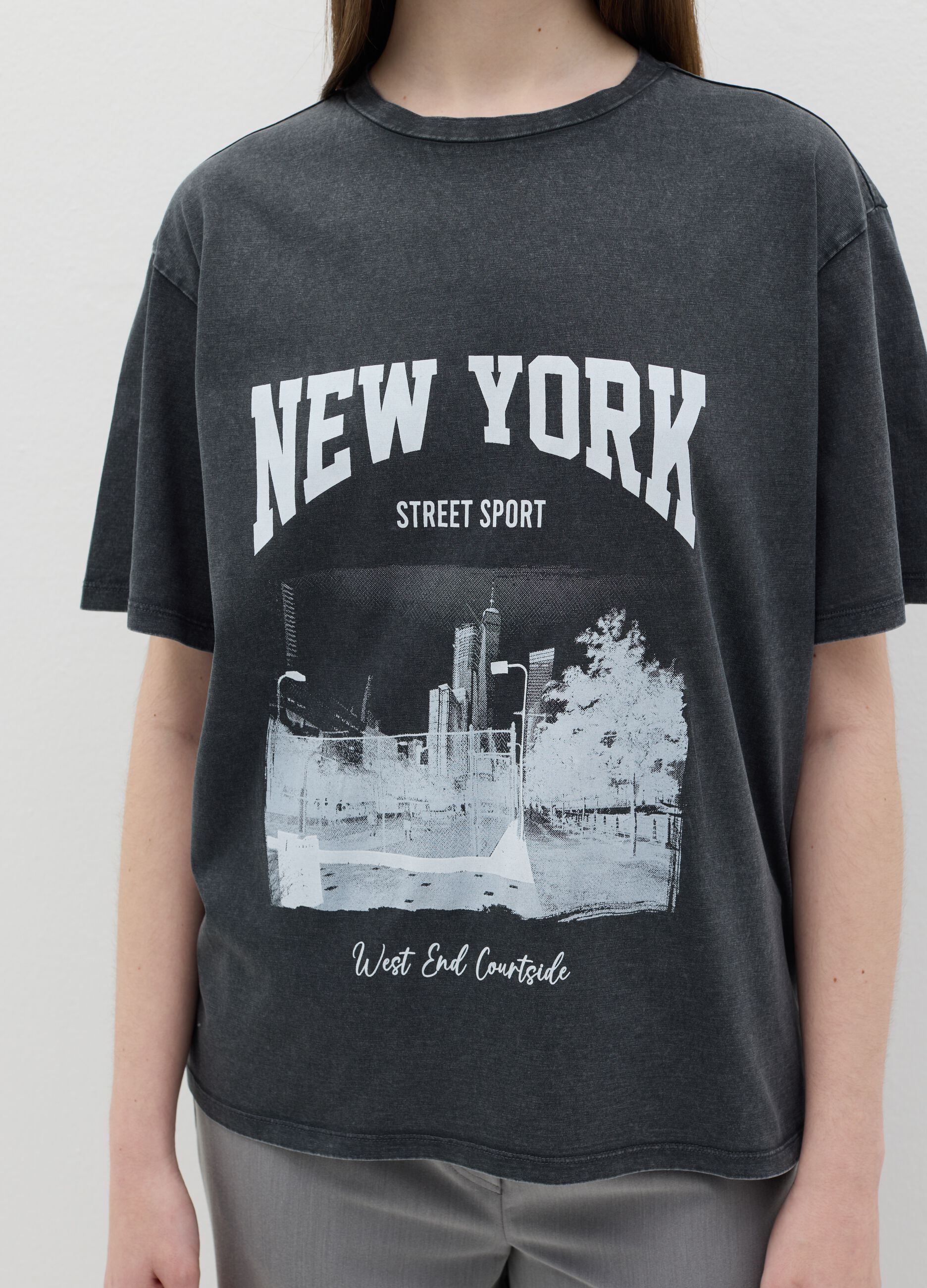 Black cotton T-shirt with city print