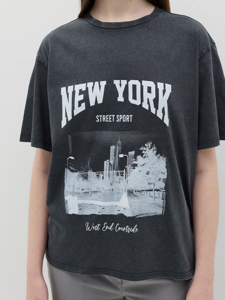 Black cotton T-shirt with city print_2