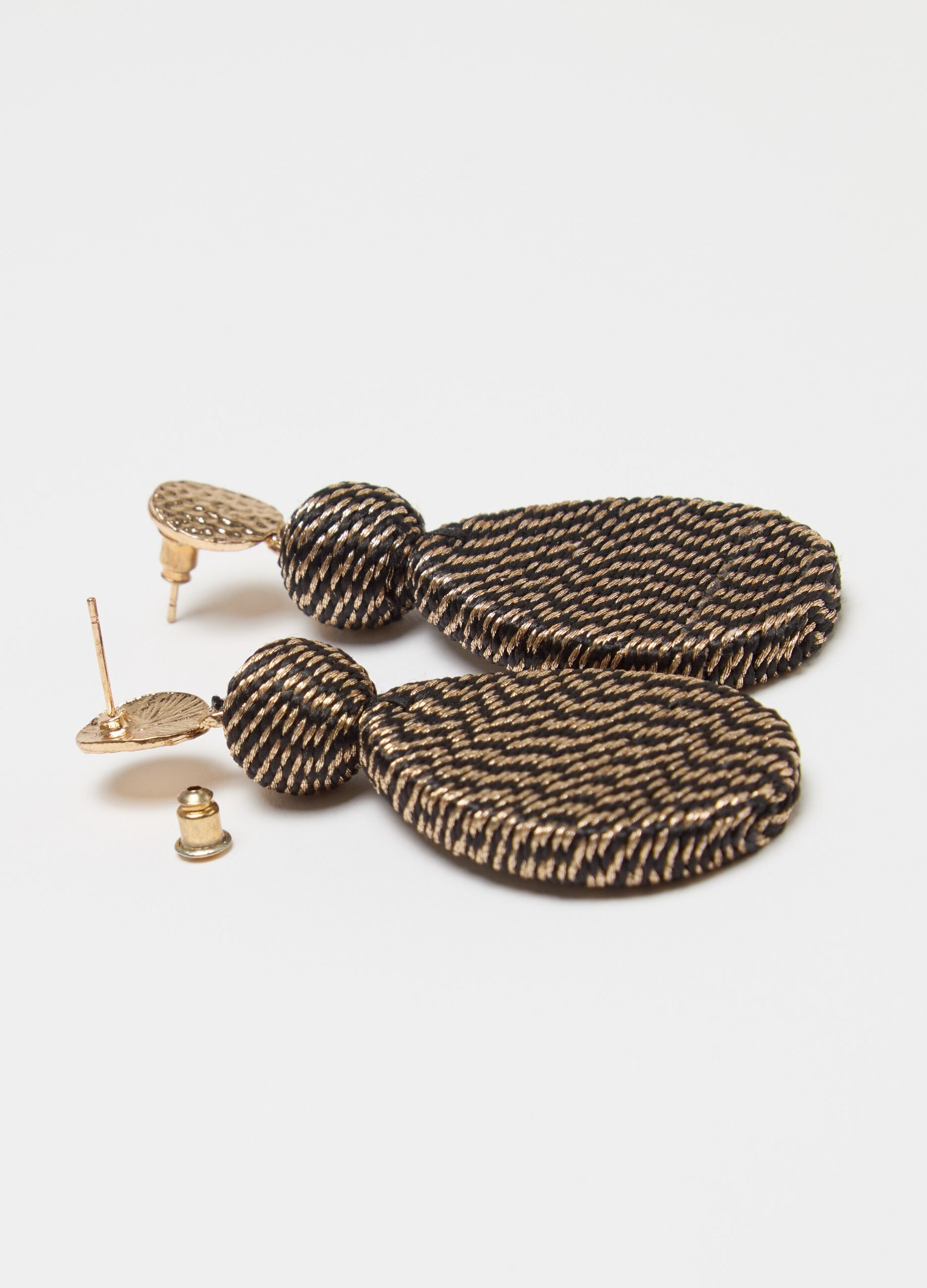 Earrings with teardrop pendants