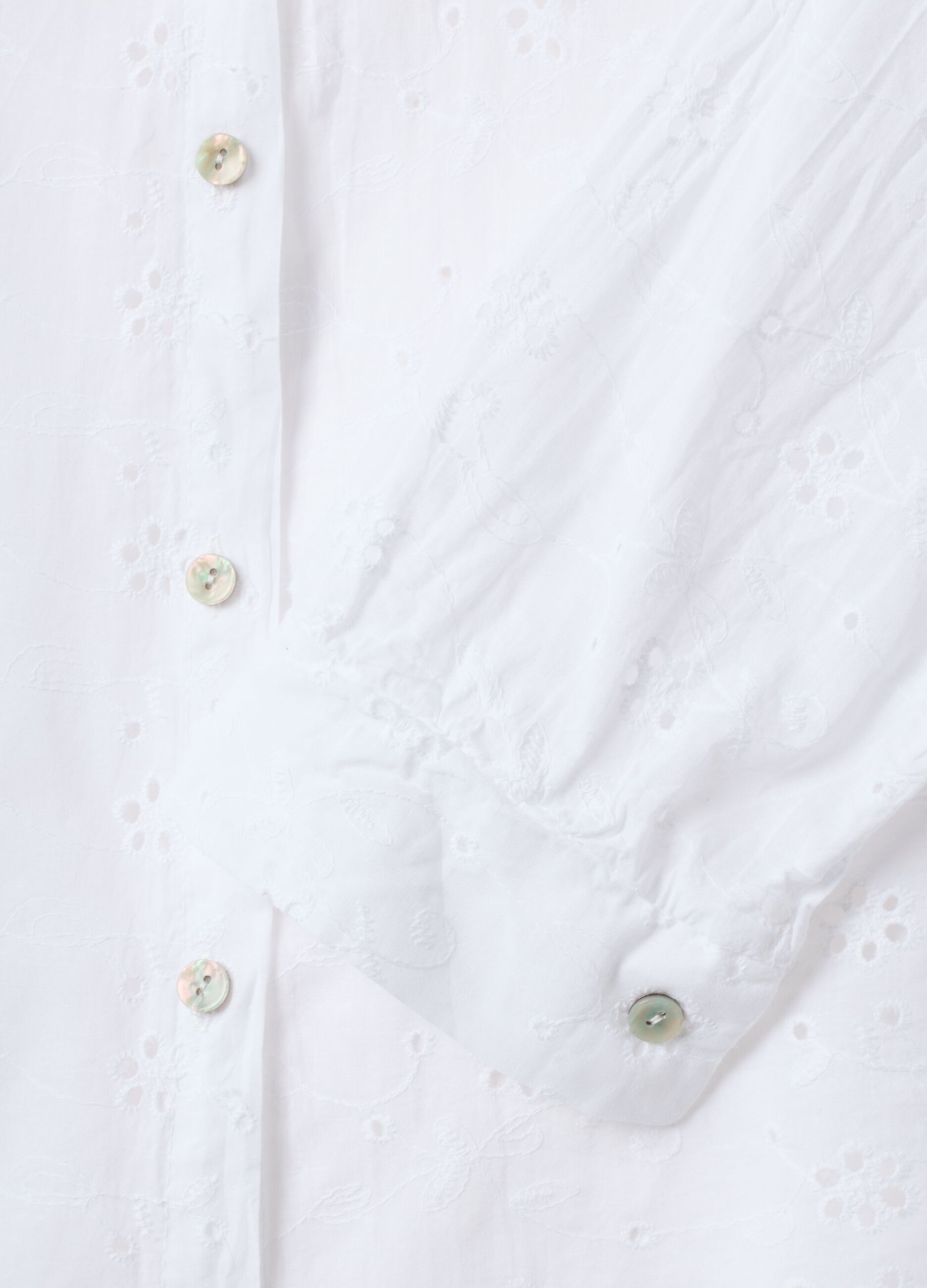 Camicia bianca traforata in puro cotone con collo coreano regular fit