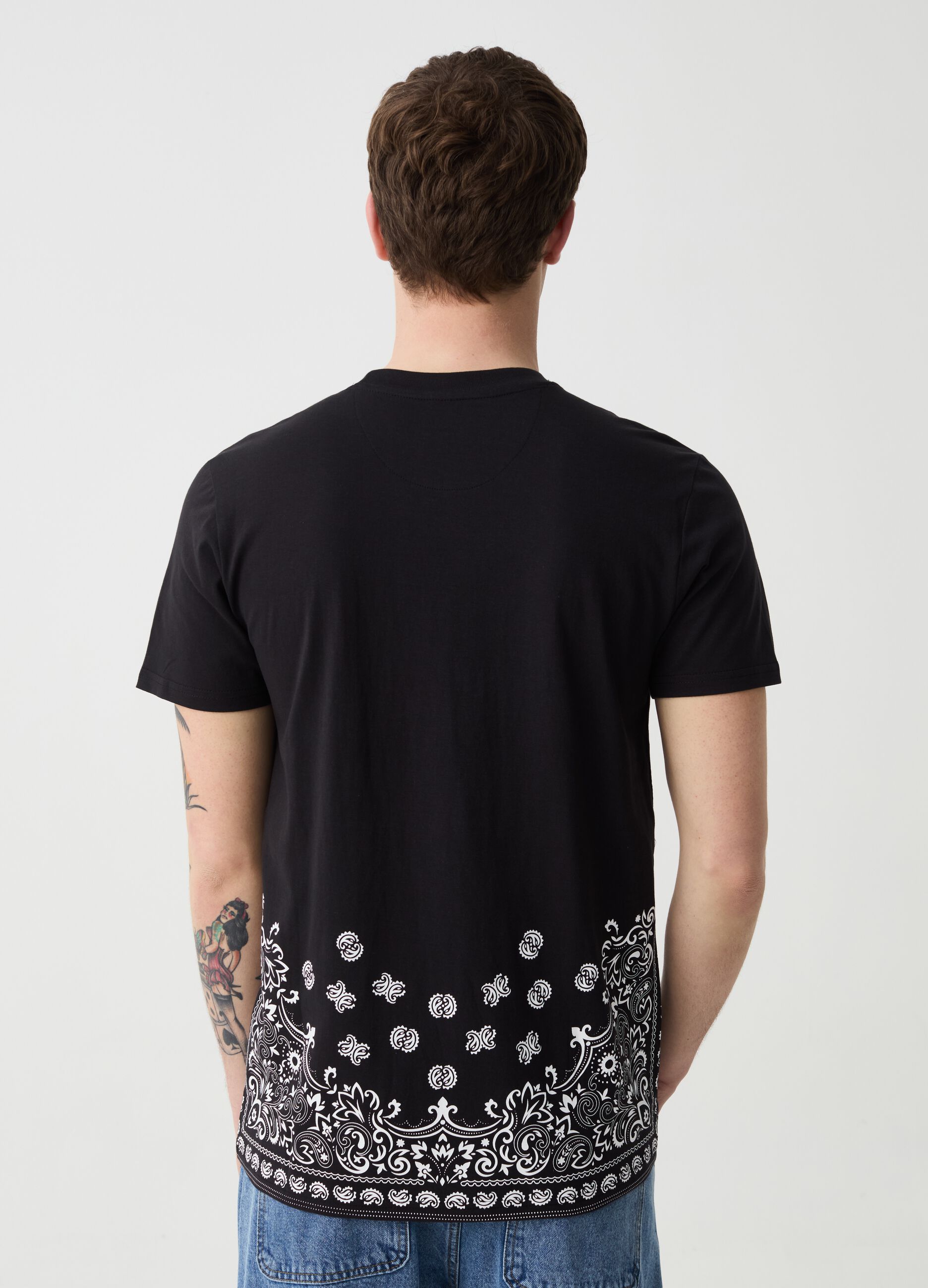 Cotton T-shirt with paisley print