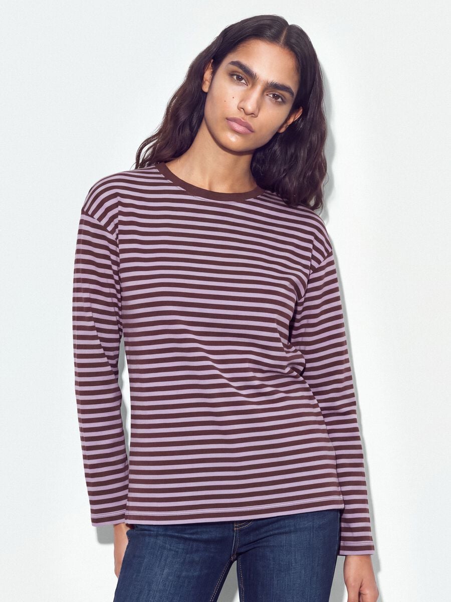 T-shirt viola a righe in puro cotone con girocollo relaxed fit_0
