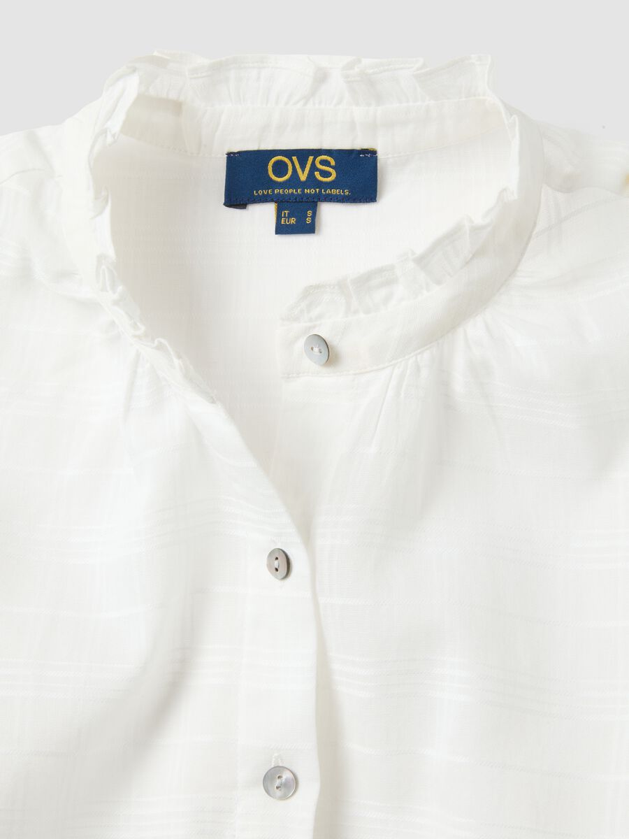 Camicia in puro cotone bianca regular fit con motivo a quadri_5