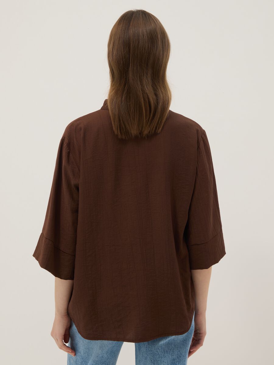 Brown viscose-blend regular-fit blouse with mandarin collar_2