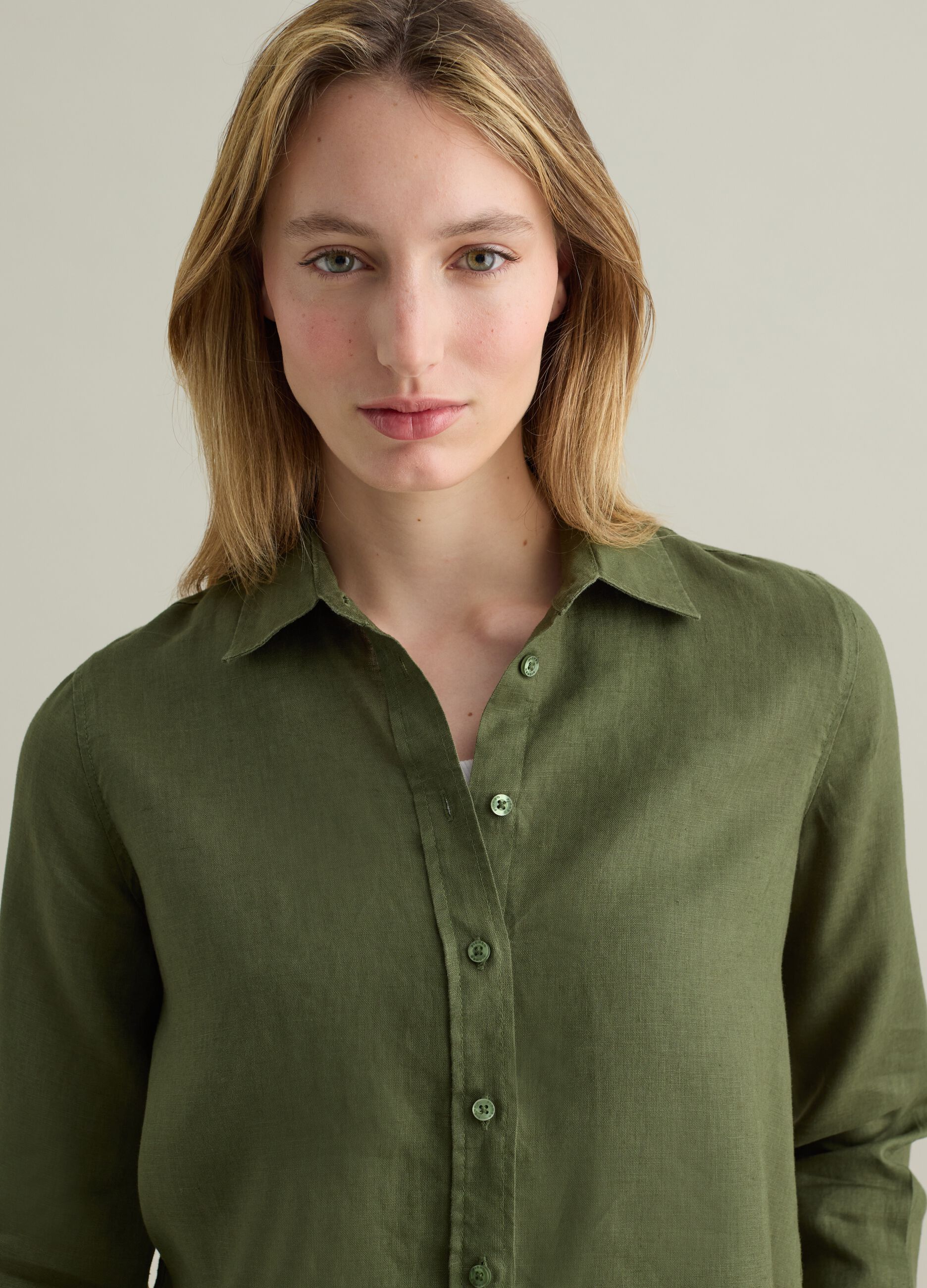Green regular-fit shirt in linen