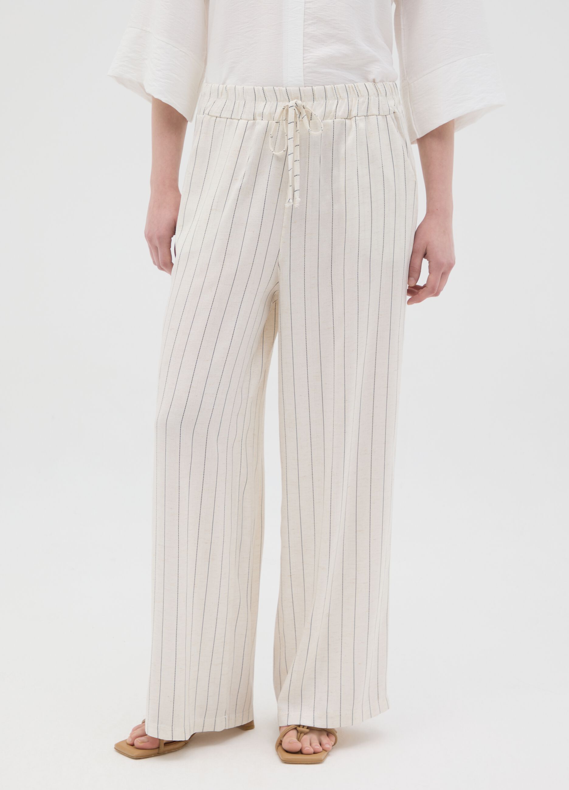 Women's beige regular fit palazzo trousers in lyocell-linen blend