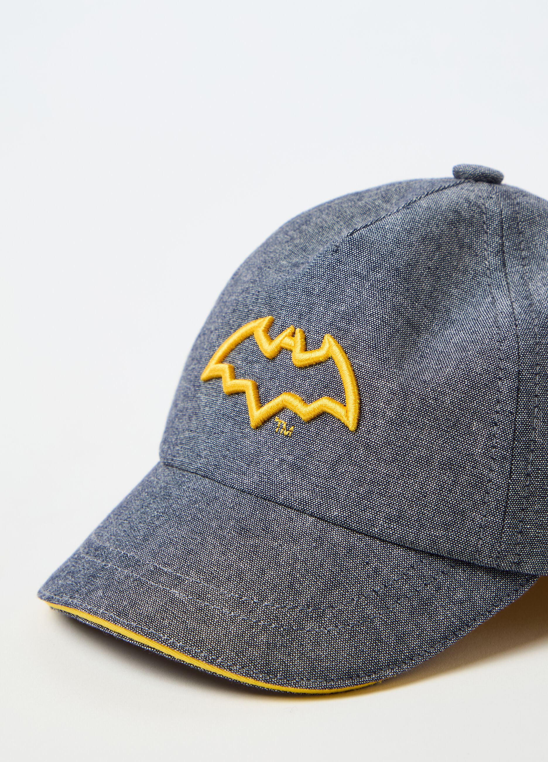 Baseball cap with Batman embroidery