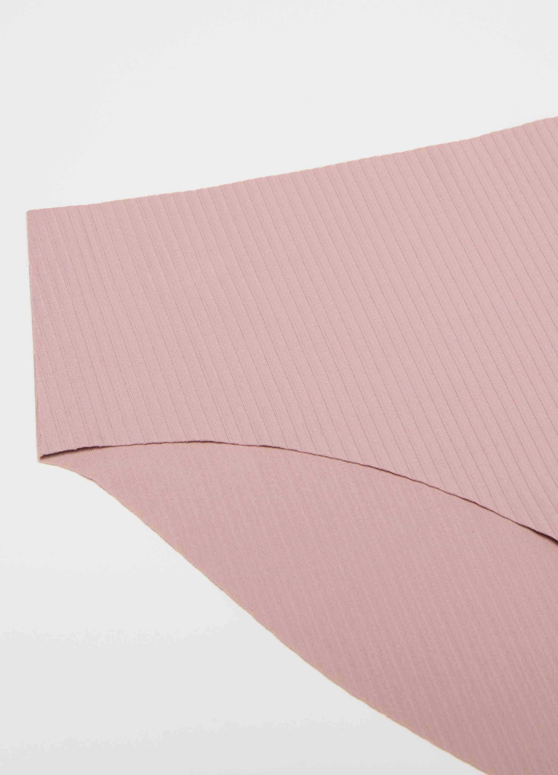 Seam-free ribbed briefs