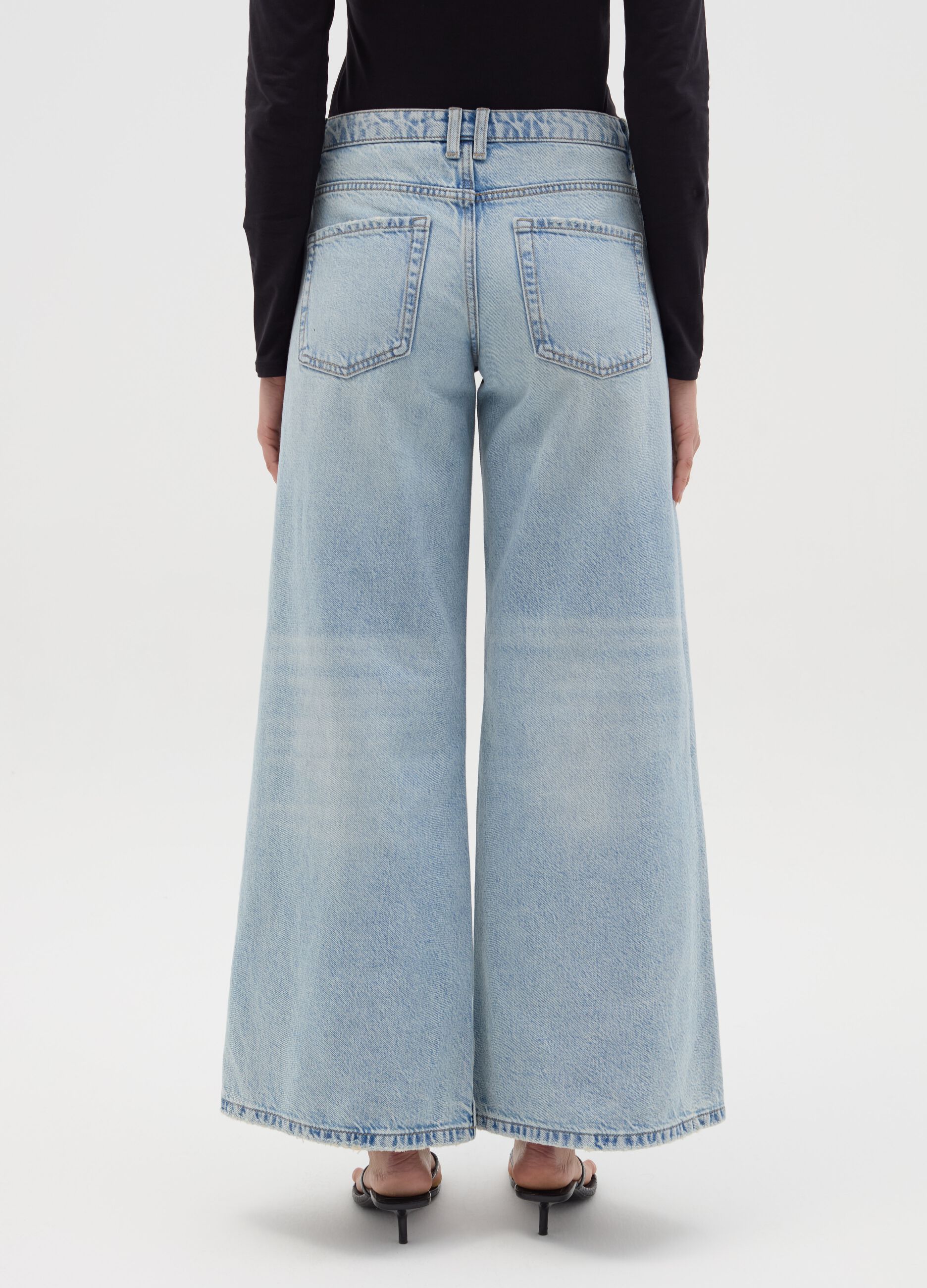 Wide-leg jeans