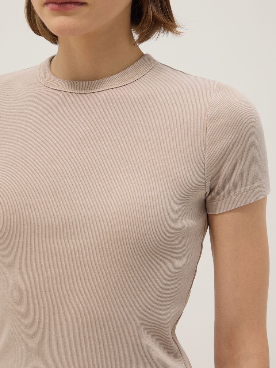 Beige fitted T-shirt in stretch cotton_3