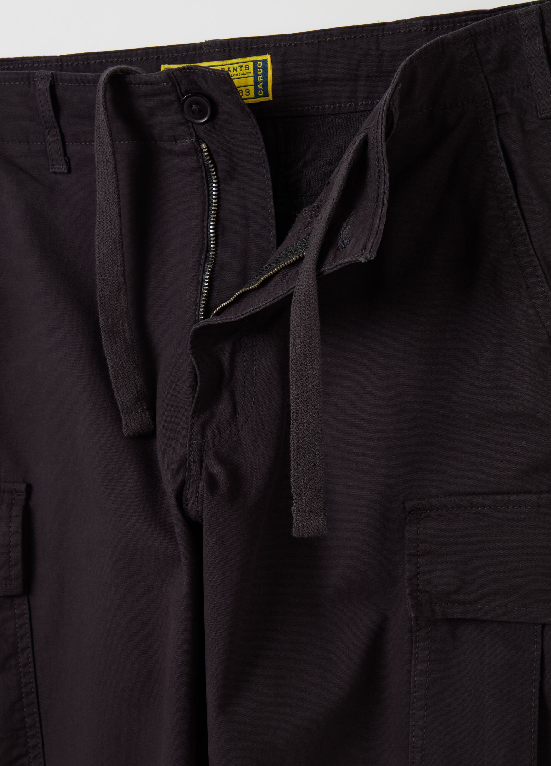 Pantalone cargo con coulisse interna
