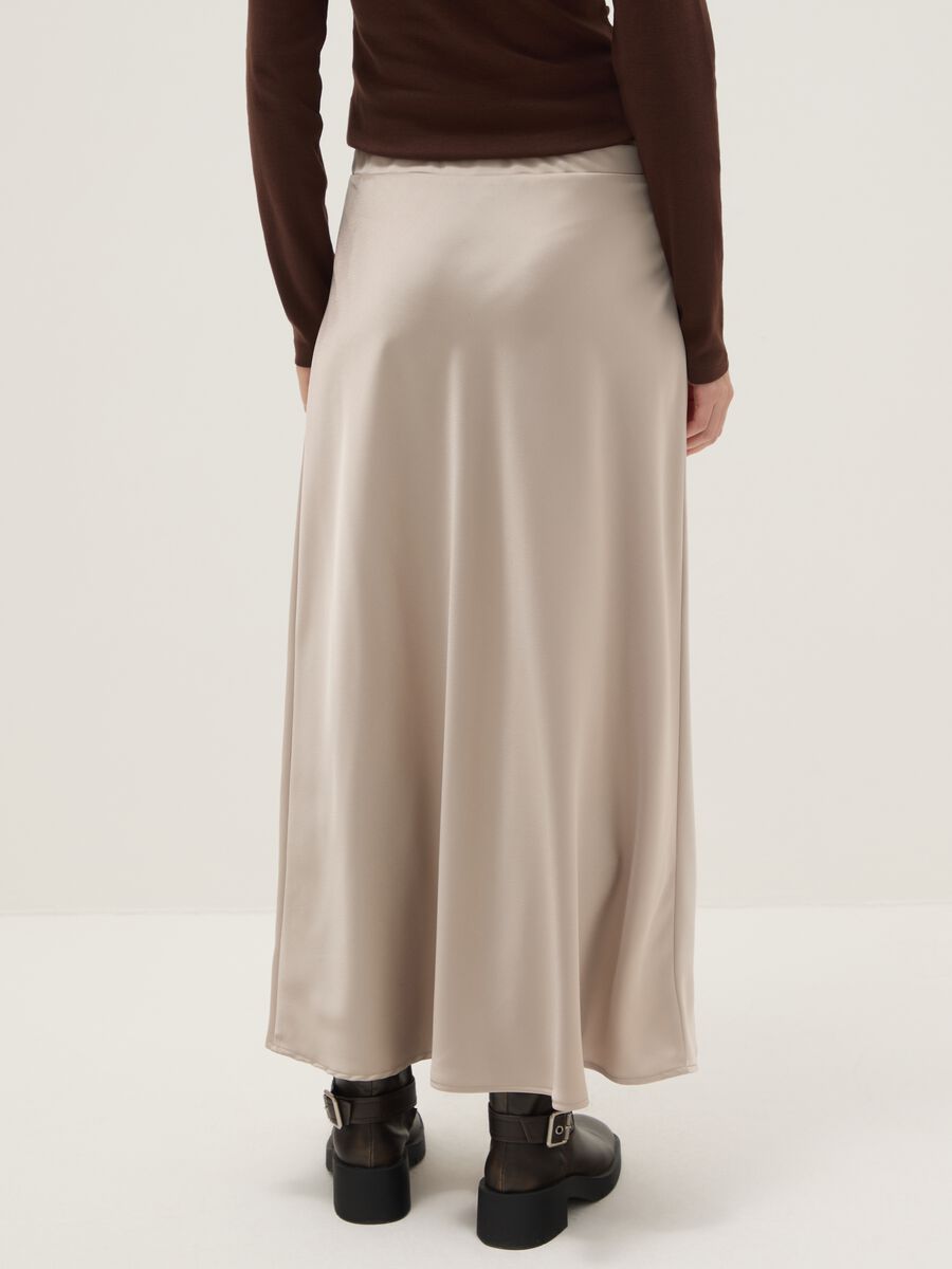 Gonna satinata beige regular fit con vita elastica_2