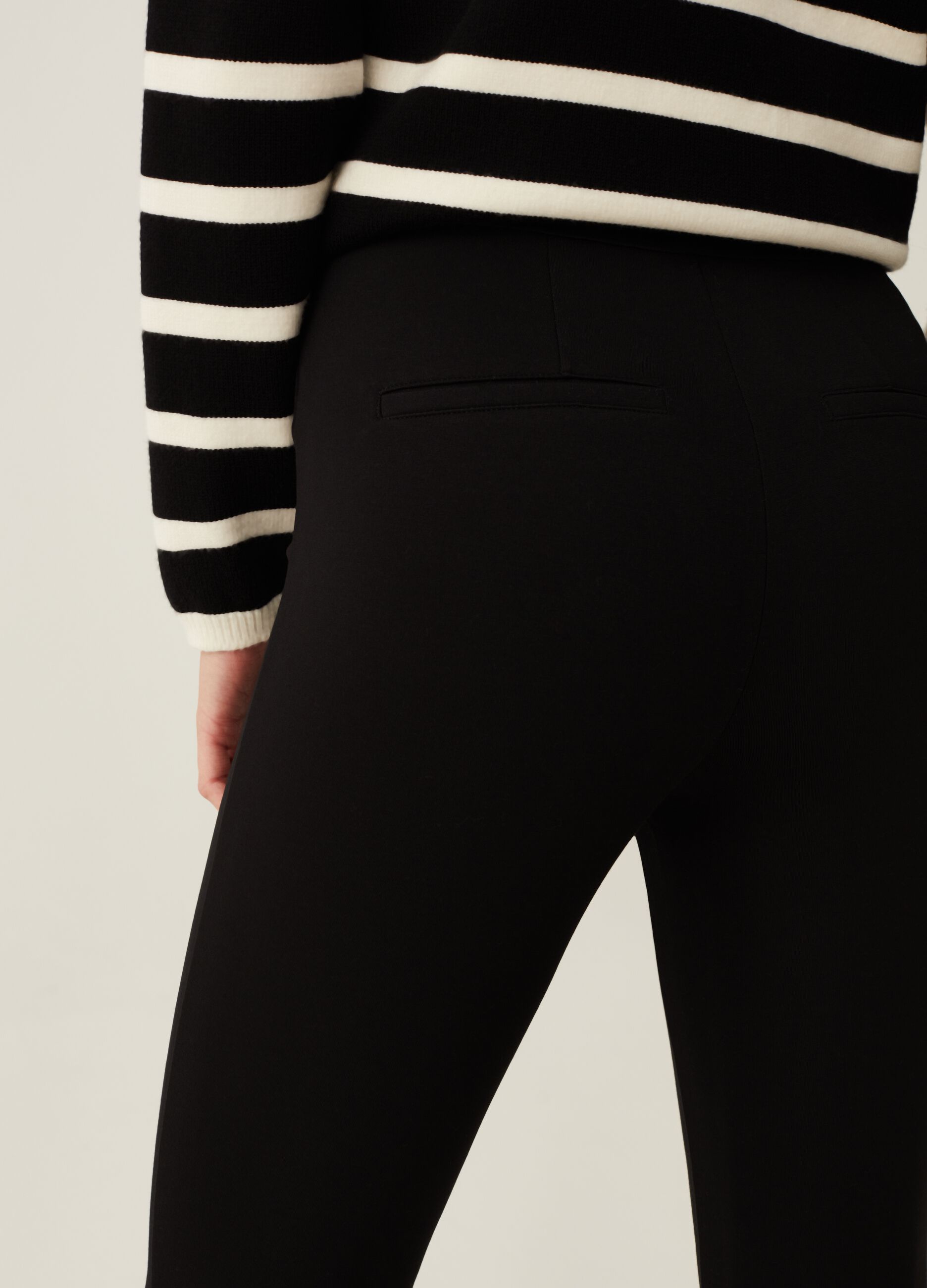 Pantaloni flare fit cropped_3