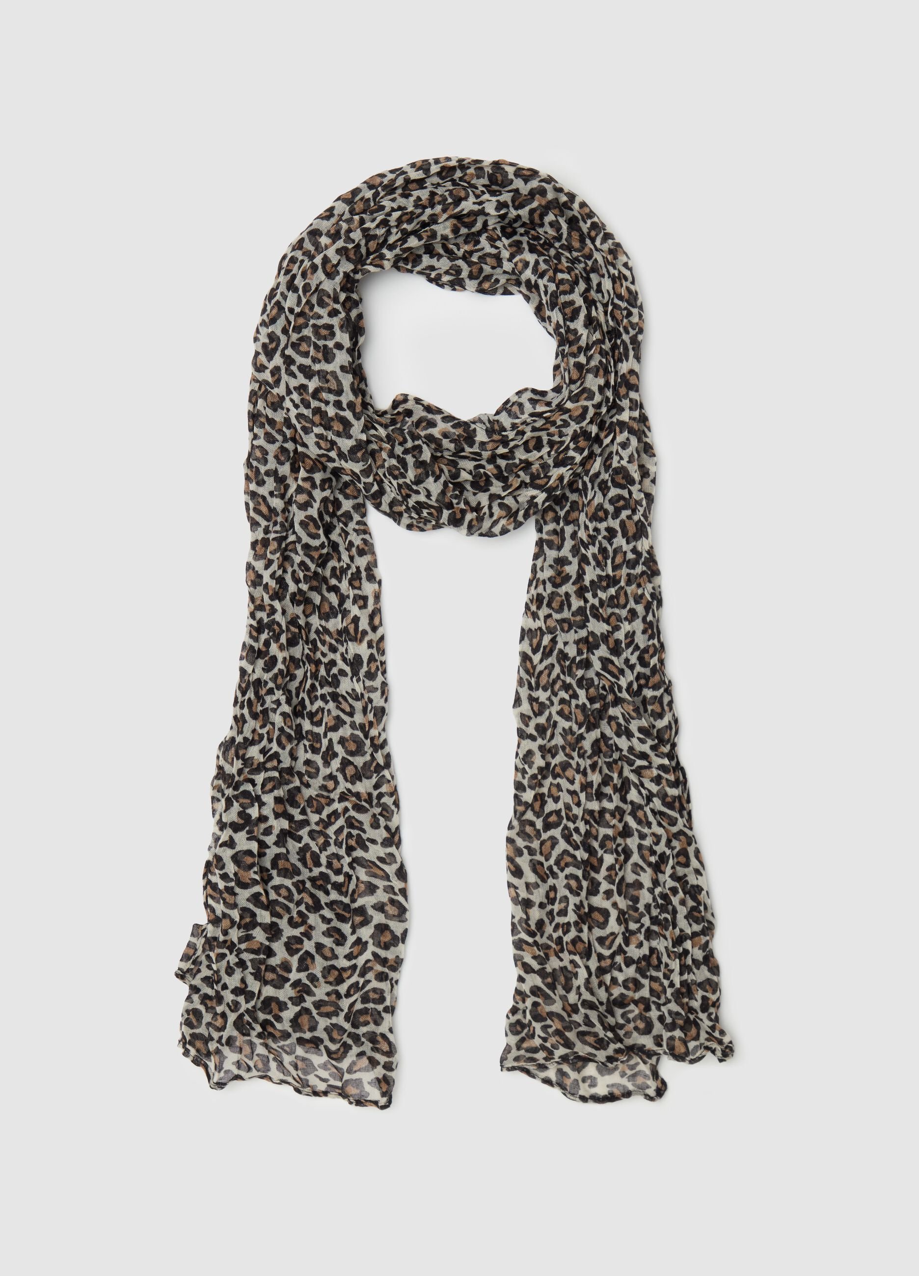Crinkle-effect leopard scarf