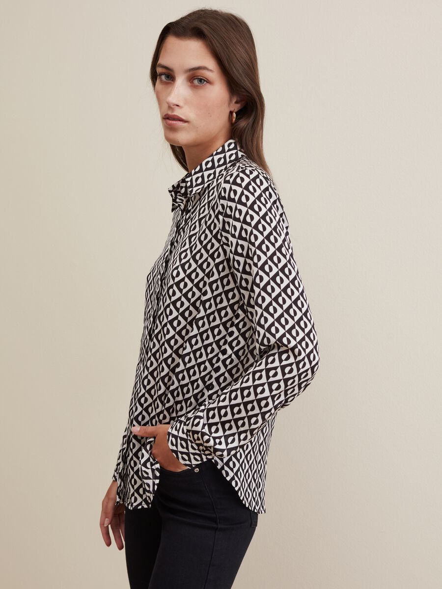 Blusa con stampa optical_3