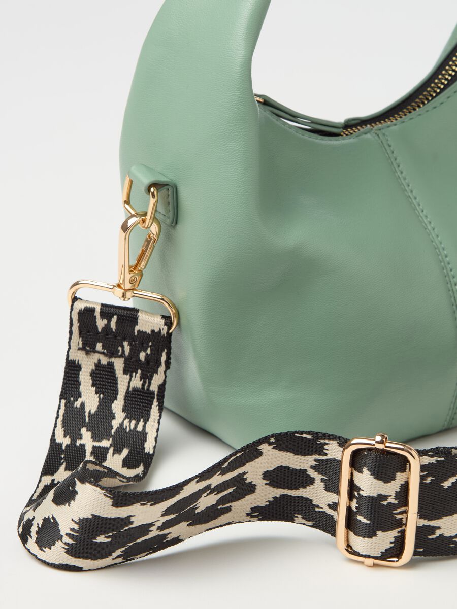 Shoulder strap with animal print pattern_2