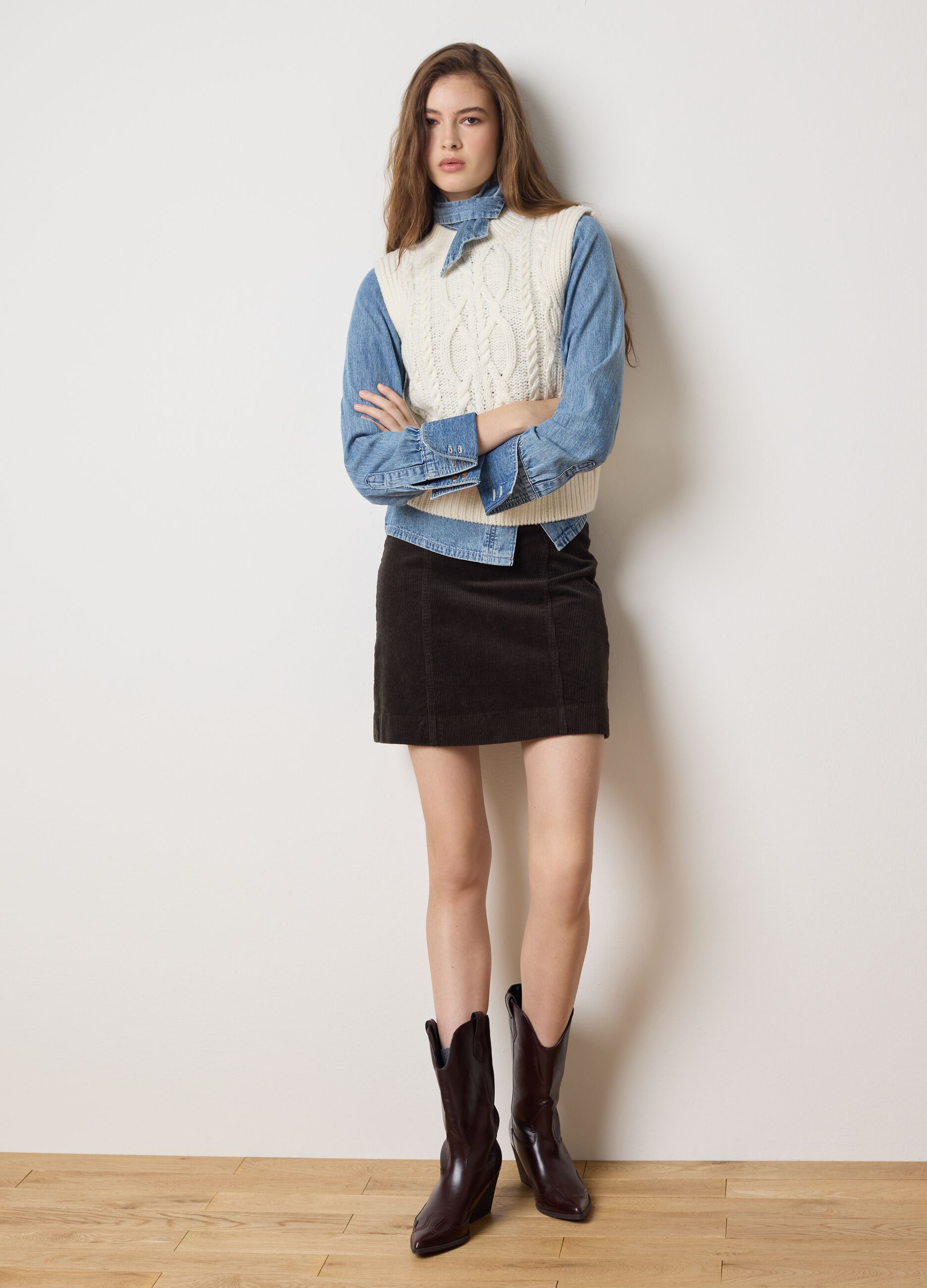 Regular fit black corduroy mini skirt