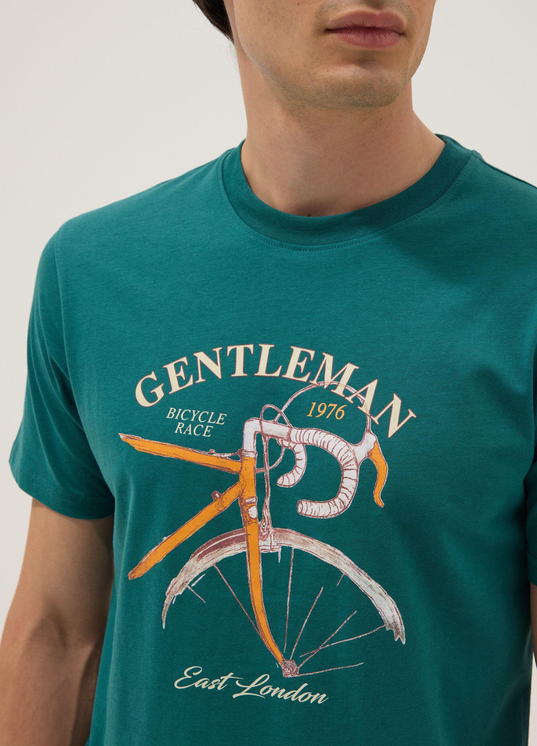 T-shirt verde a maniche corte in puro cotone regular fit