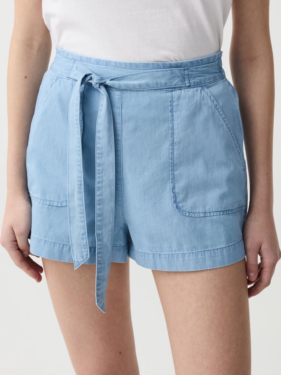 Shorts in denim fluido con cintura_1