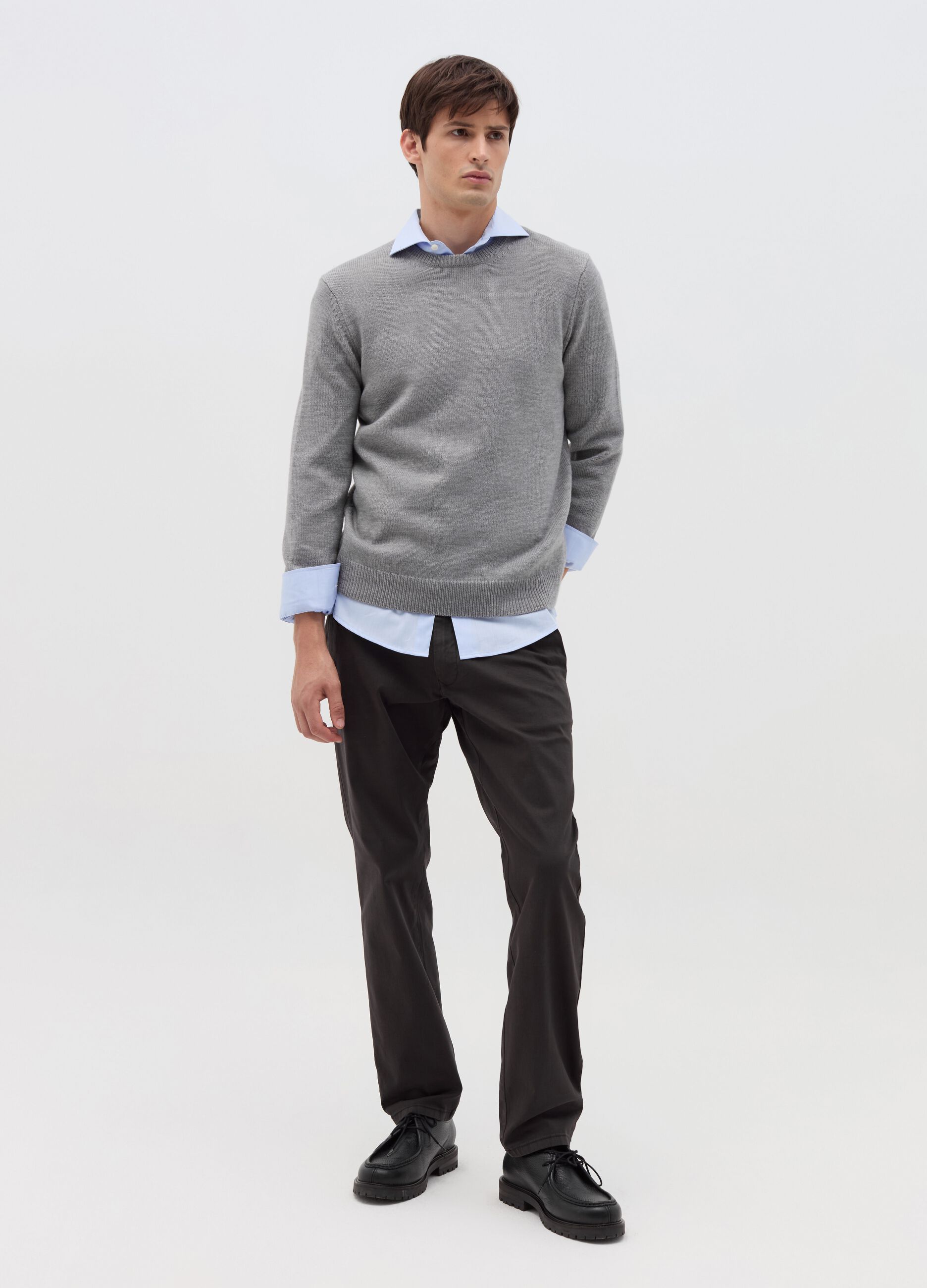 Regular-fit chino trousers in stretch cotton