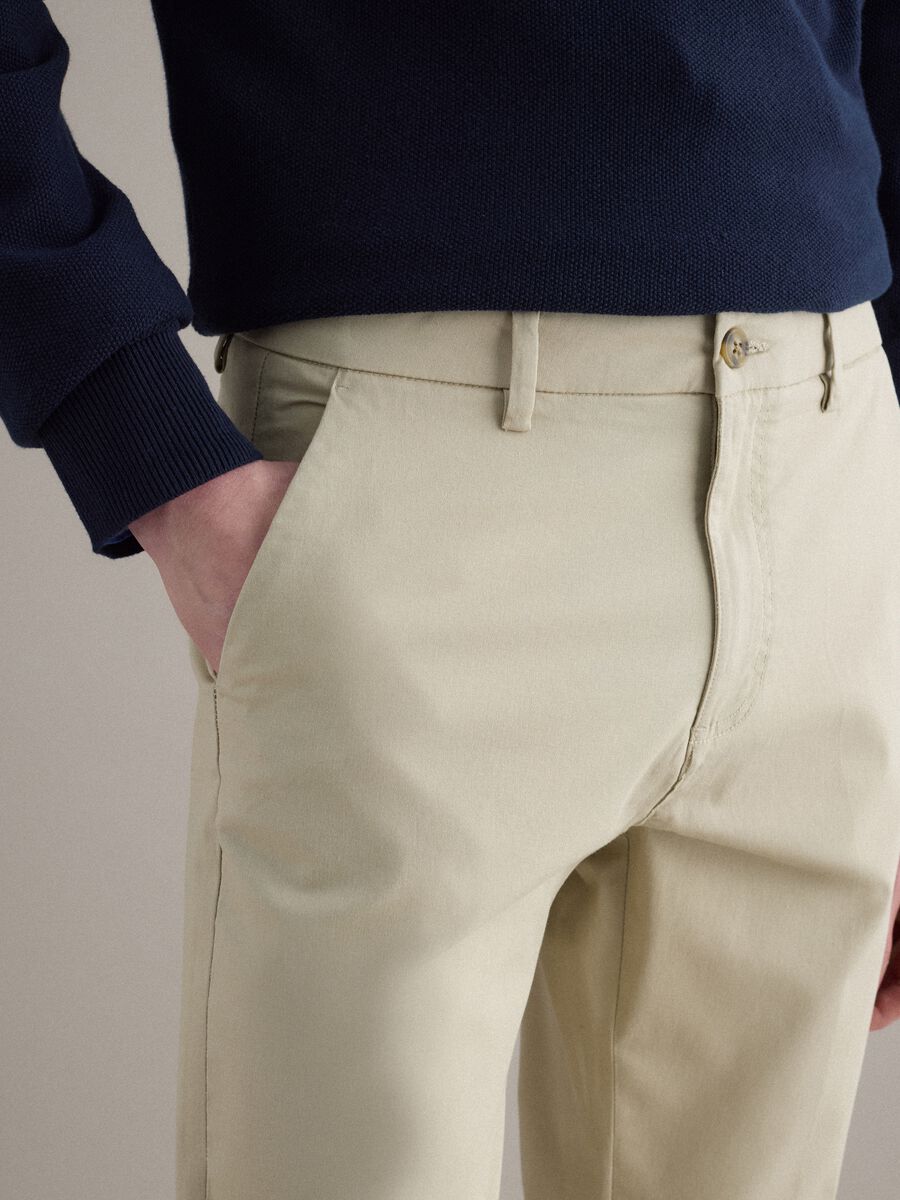 Pantaloni chino beige in cotone elasticizzato slim fit_3