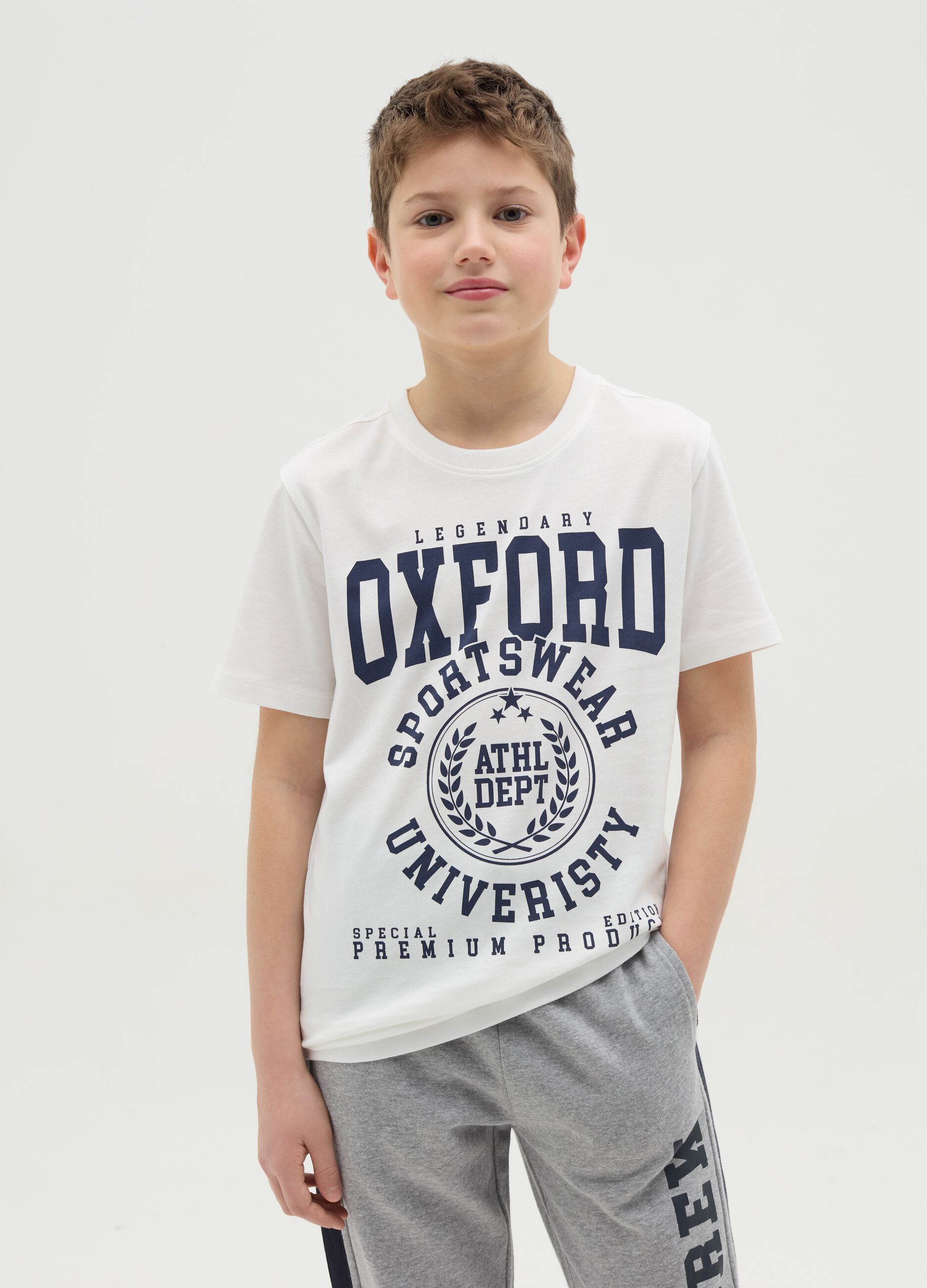 T-shirt in cotton with "Sportswear University” print