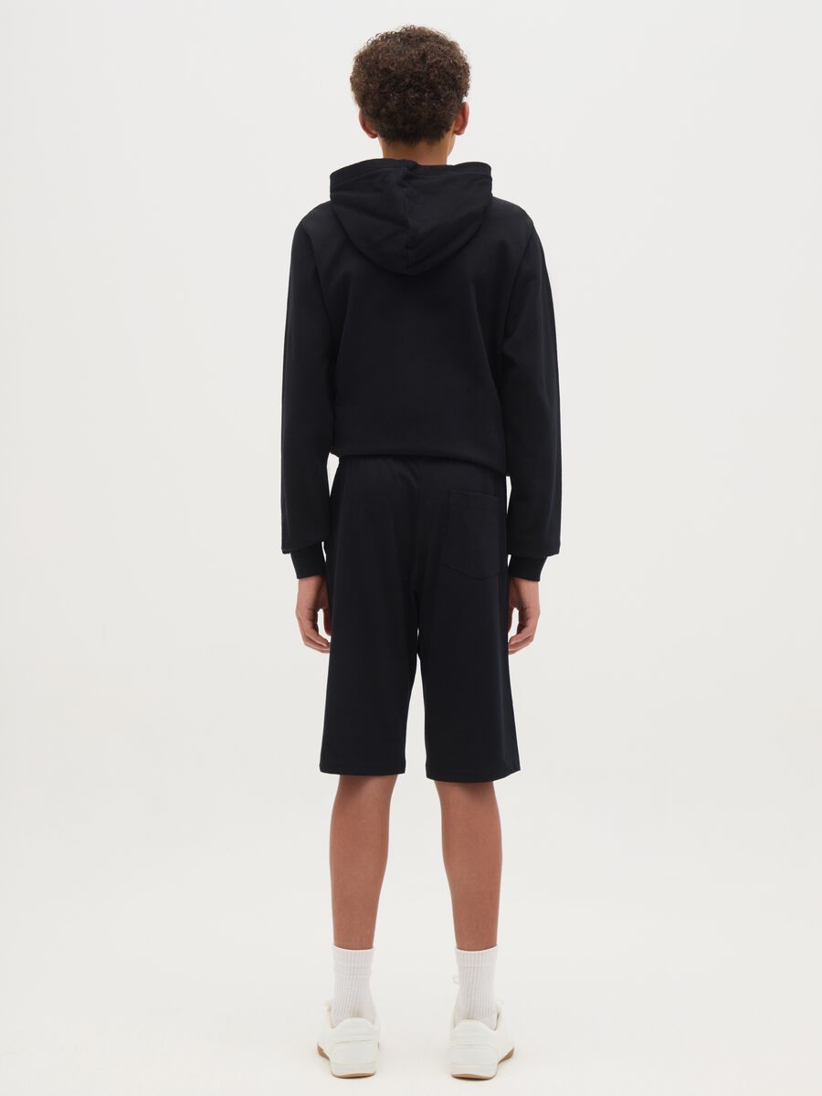 Bermuda jogger nero in cotone con coulisse_2