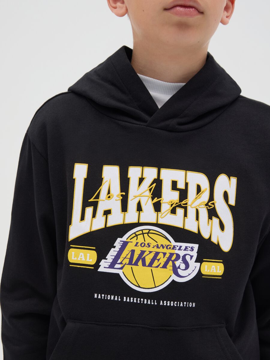 Boys’ black regular-fit hoodie in 100% cotton_2