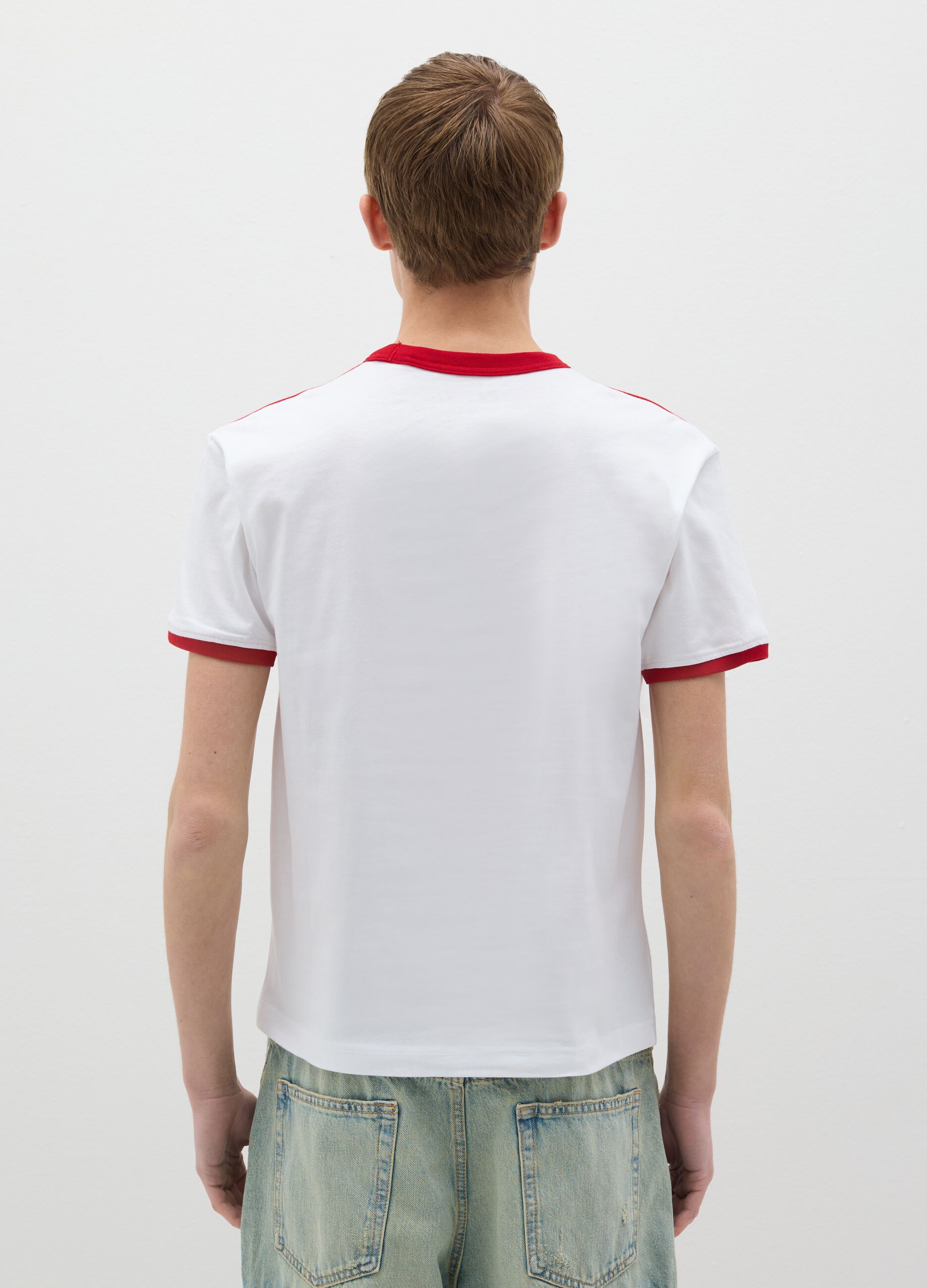 White T-shirt with contrasting edging